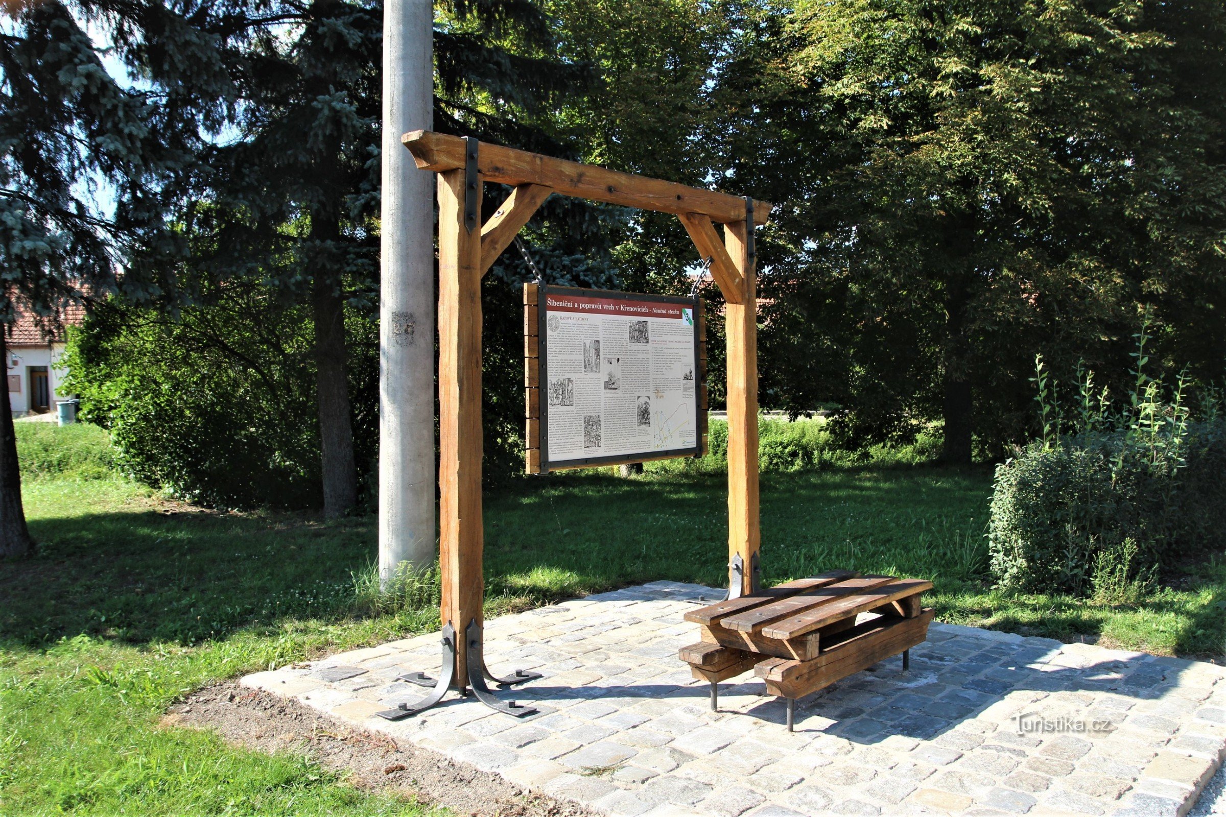 Le troisième arrêt du sentier didactique se trouve au début de la rue Mlýnská