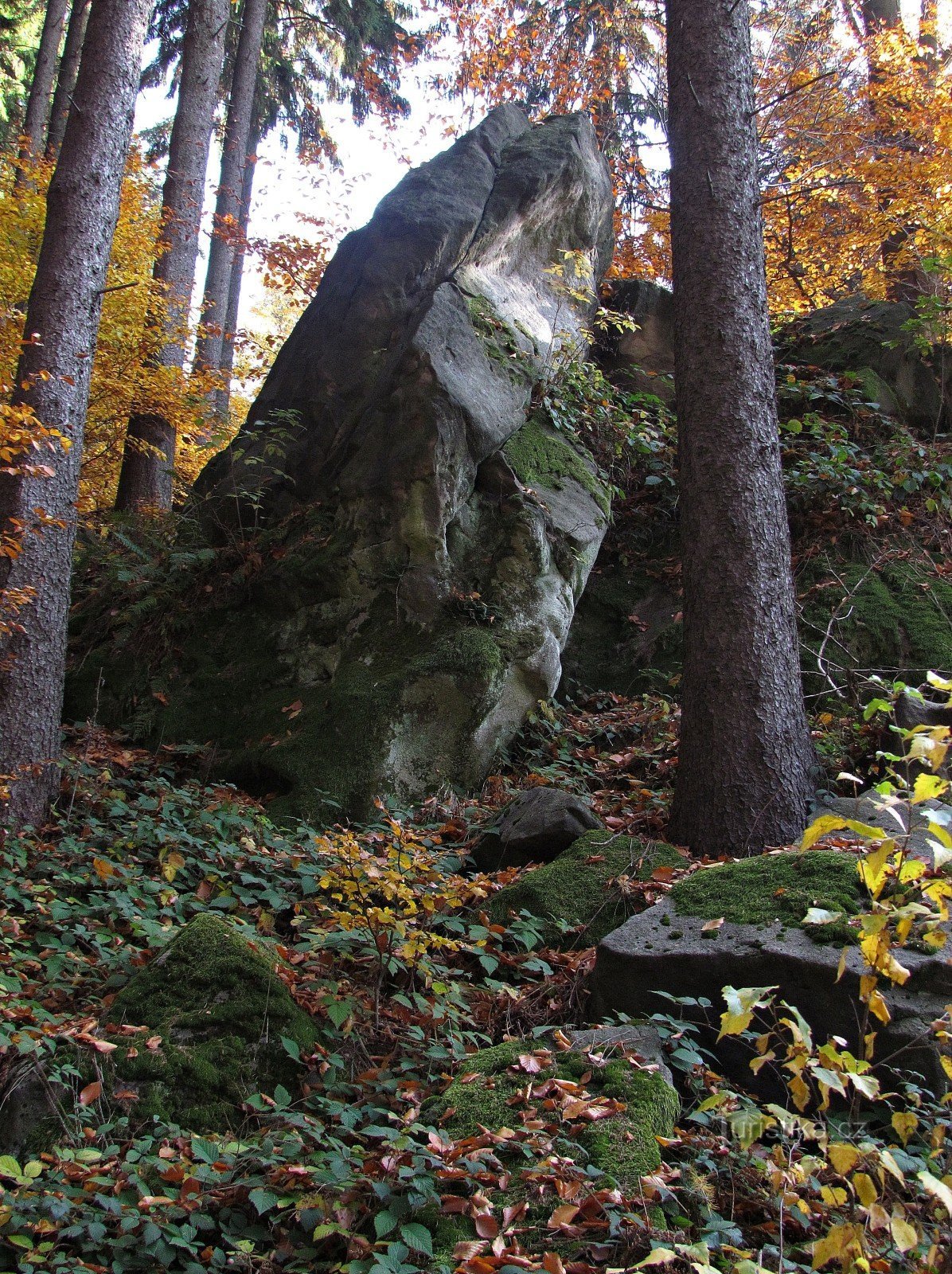 Sýkornice 上的三座岩石塔