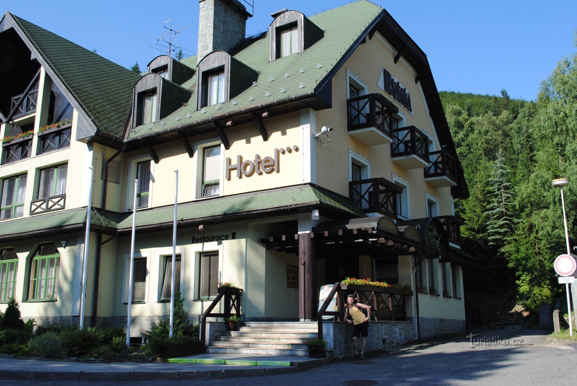 Trojanovice, Hotel Raztoka