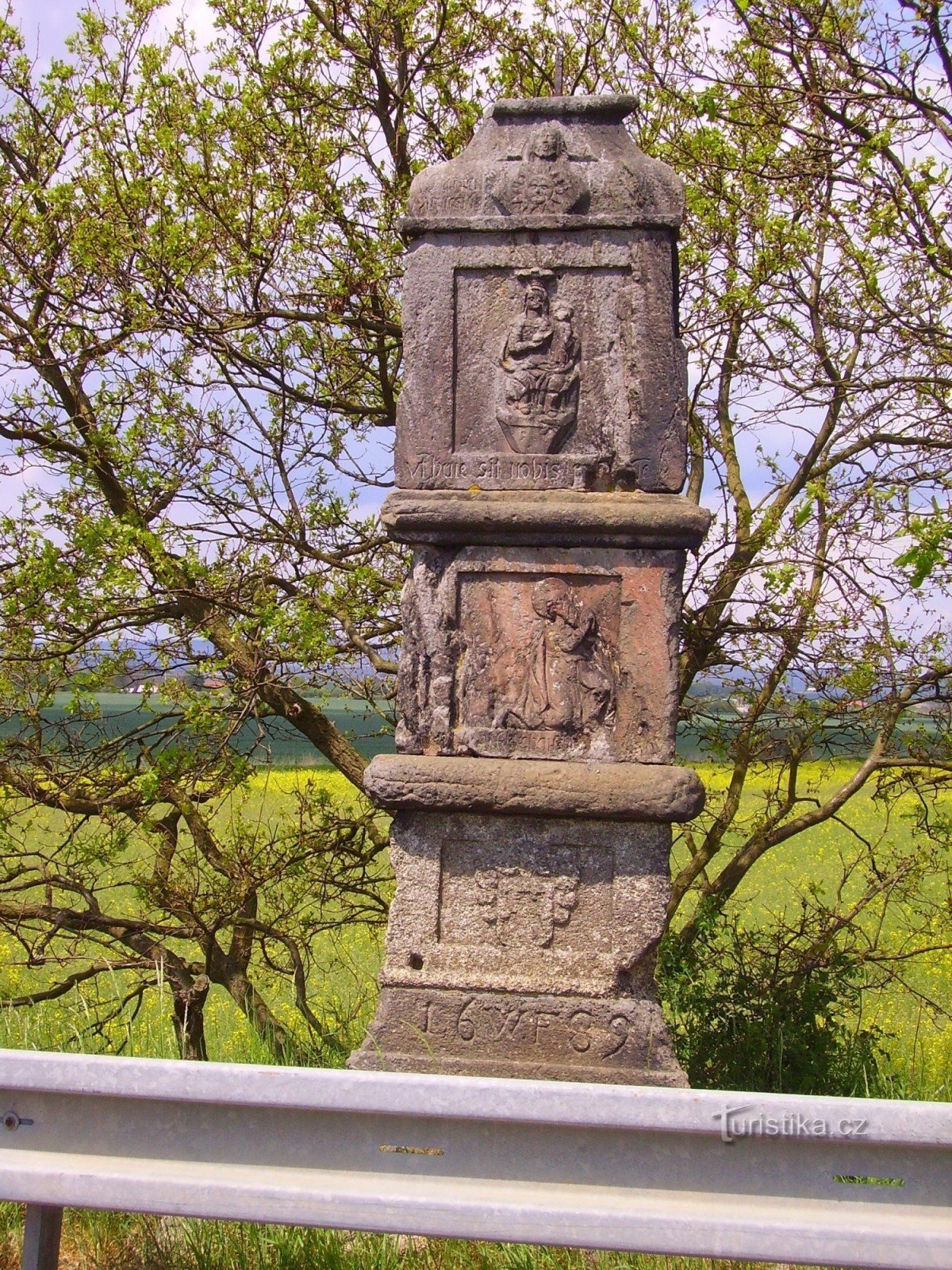 colonne à trois côtés2