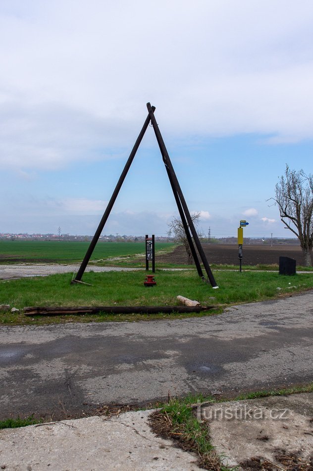 The tripod is the main part of the monument