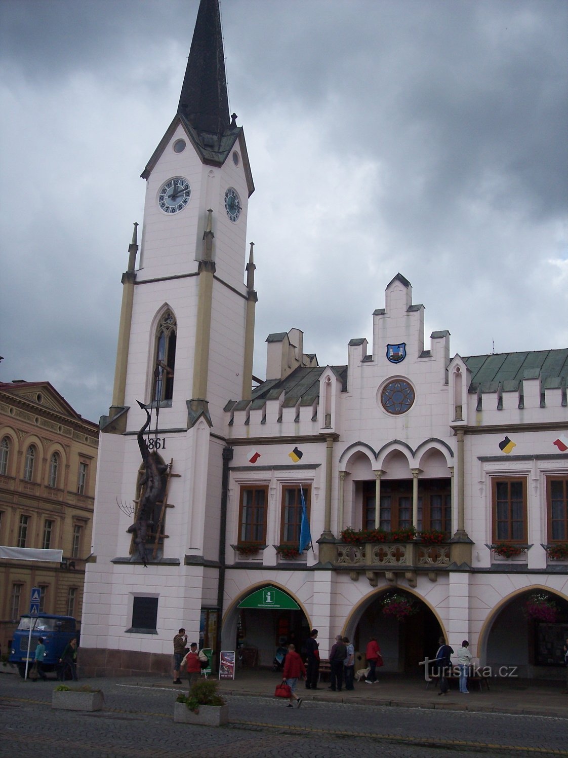 Municipio di Trutnov con un drago