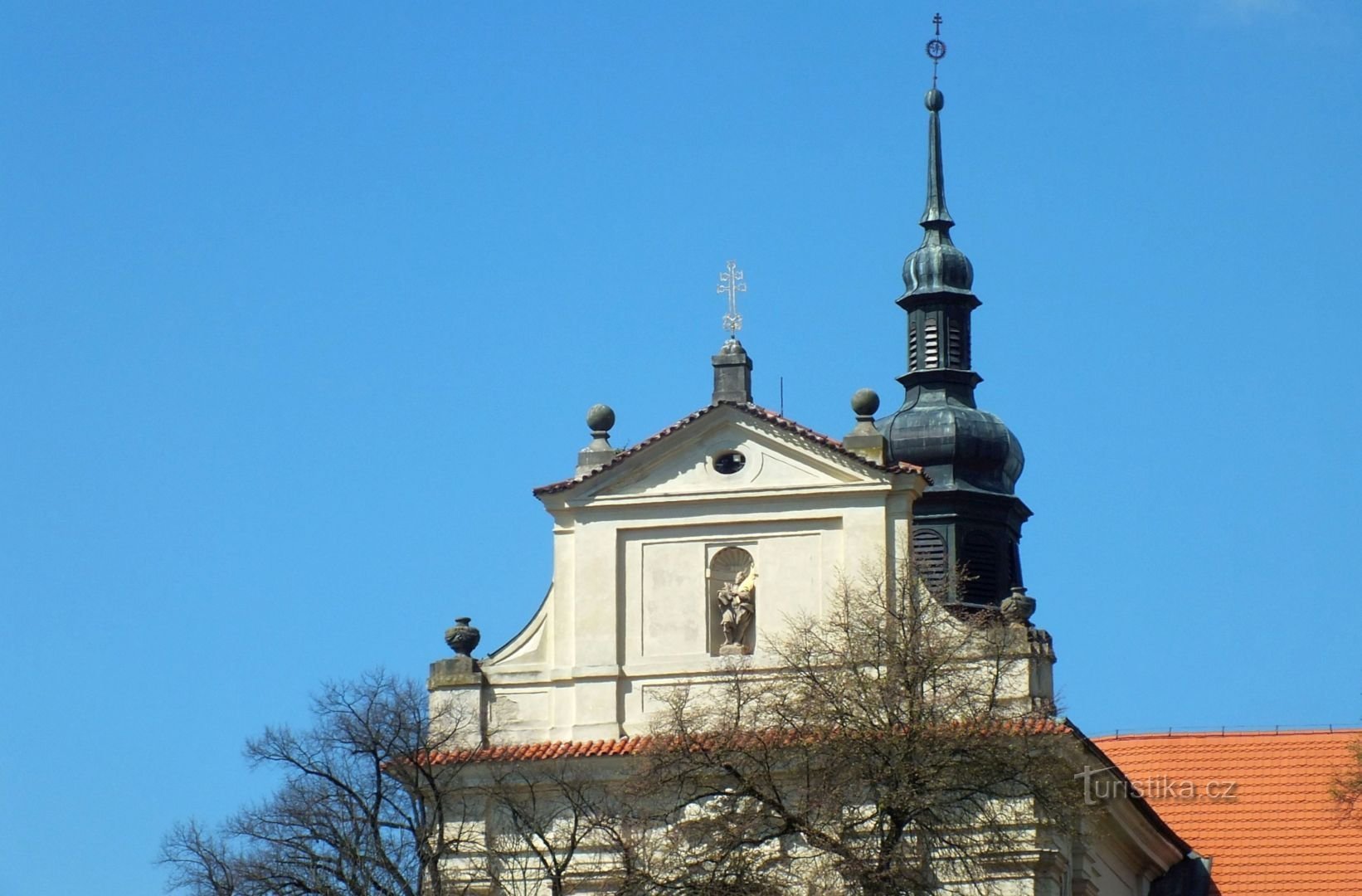 Tuchoměřice, kyrkan St. Välkommen