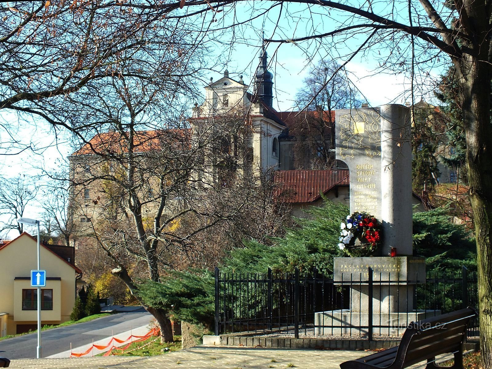 Tuchoměřice, monument à ceux qui sont morts pendant la Première Guerre mondiale