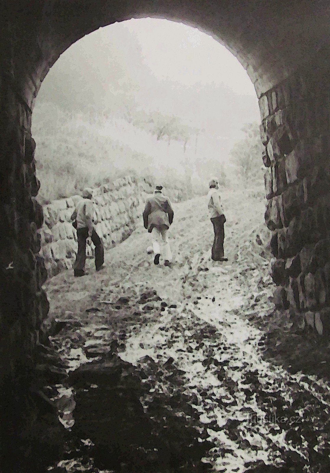 тунель під колією