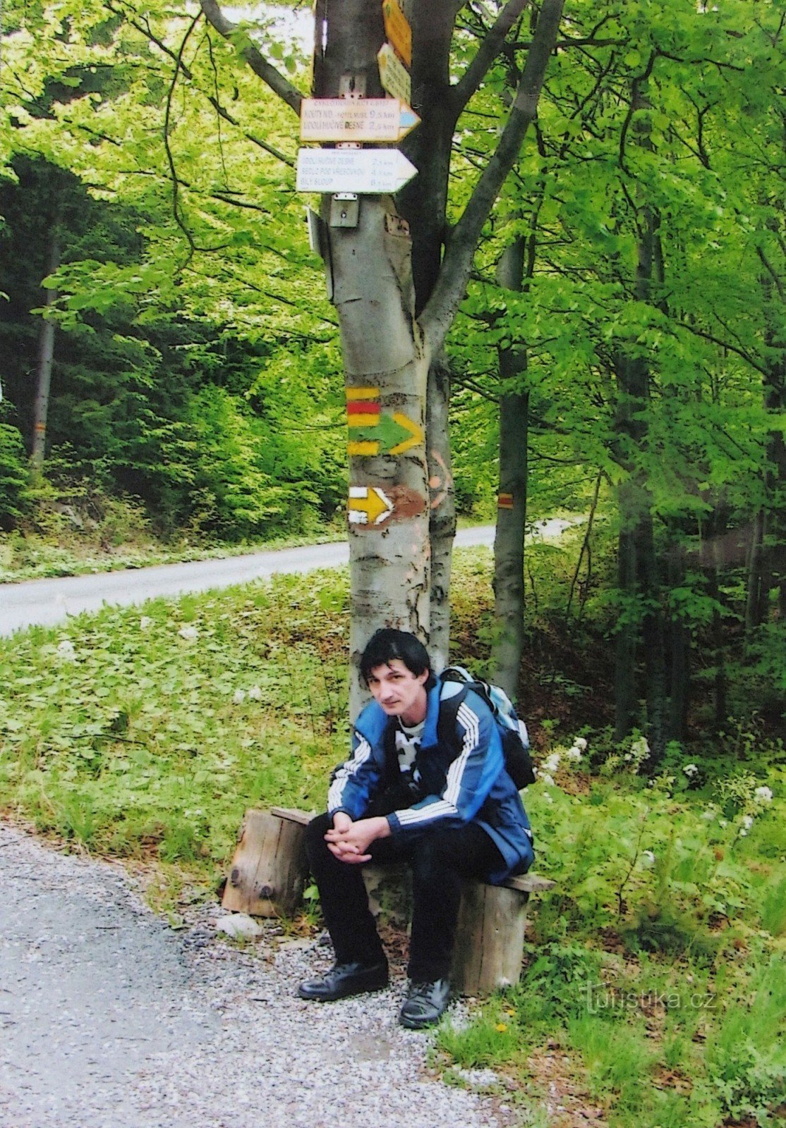 Tur. signpost near the confluence of Poniklý potok and Hučivé Desná