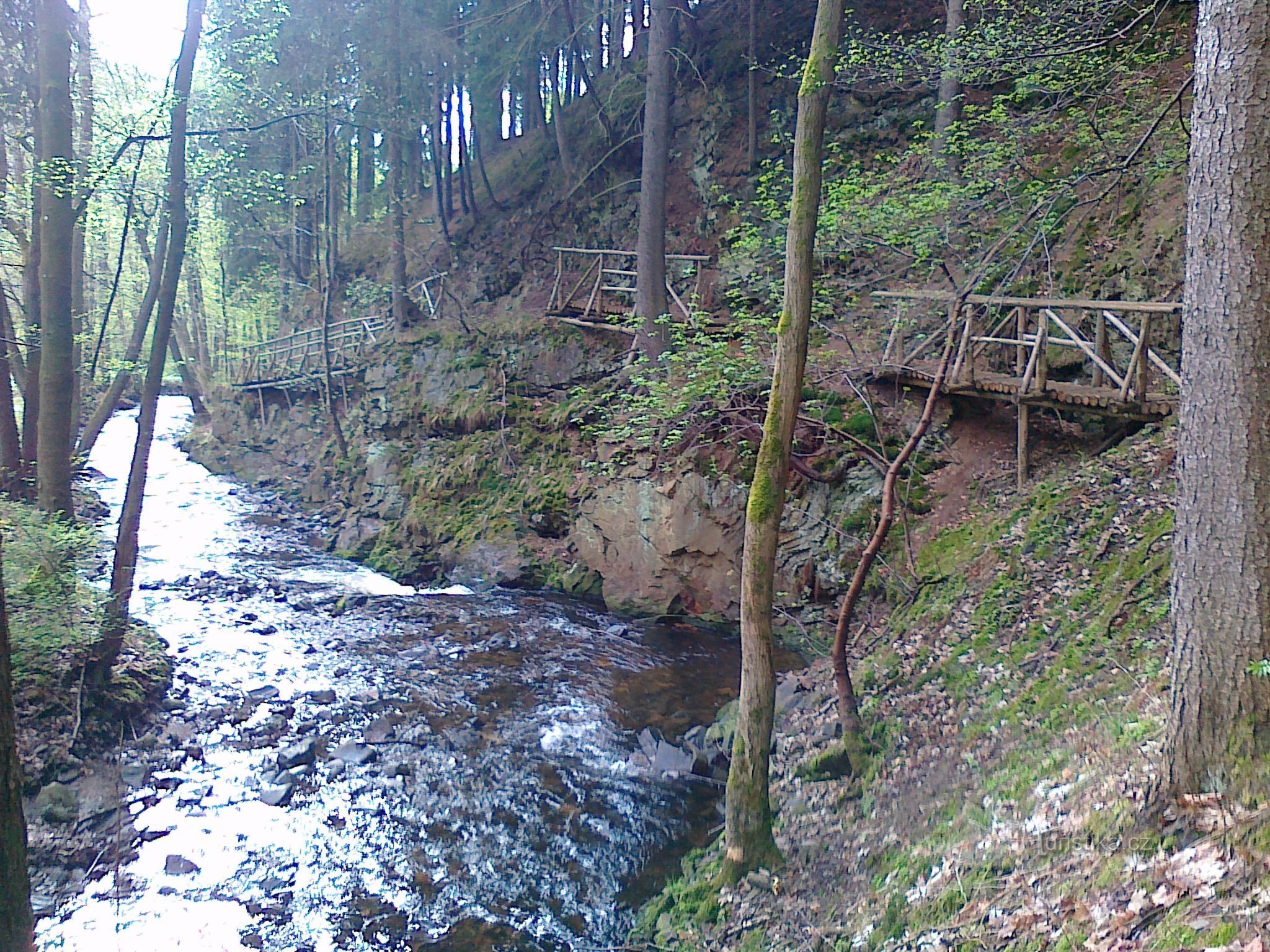 ruta turística a lo largo de Chomutovka