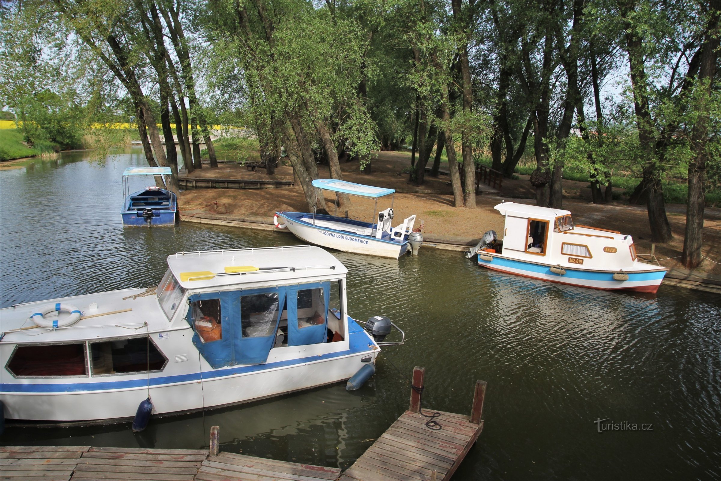 Toeristisch kruispunt Baťův-kanaal-Výklopník