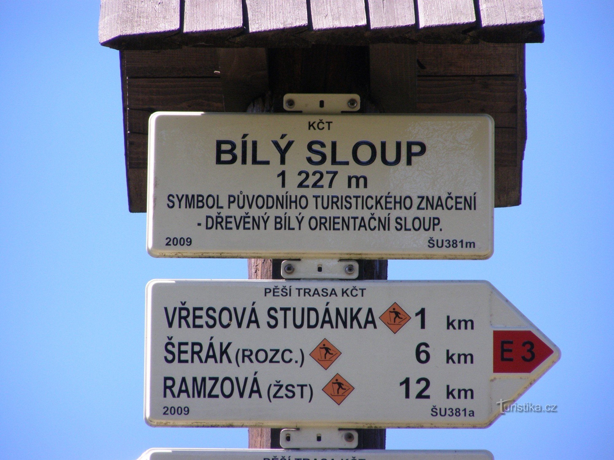 tourist crossroads - White column