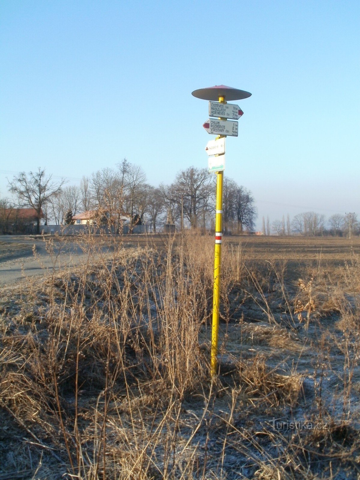 tourist crossroads of the battlefield at Chlum - to the mausoleum