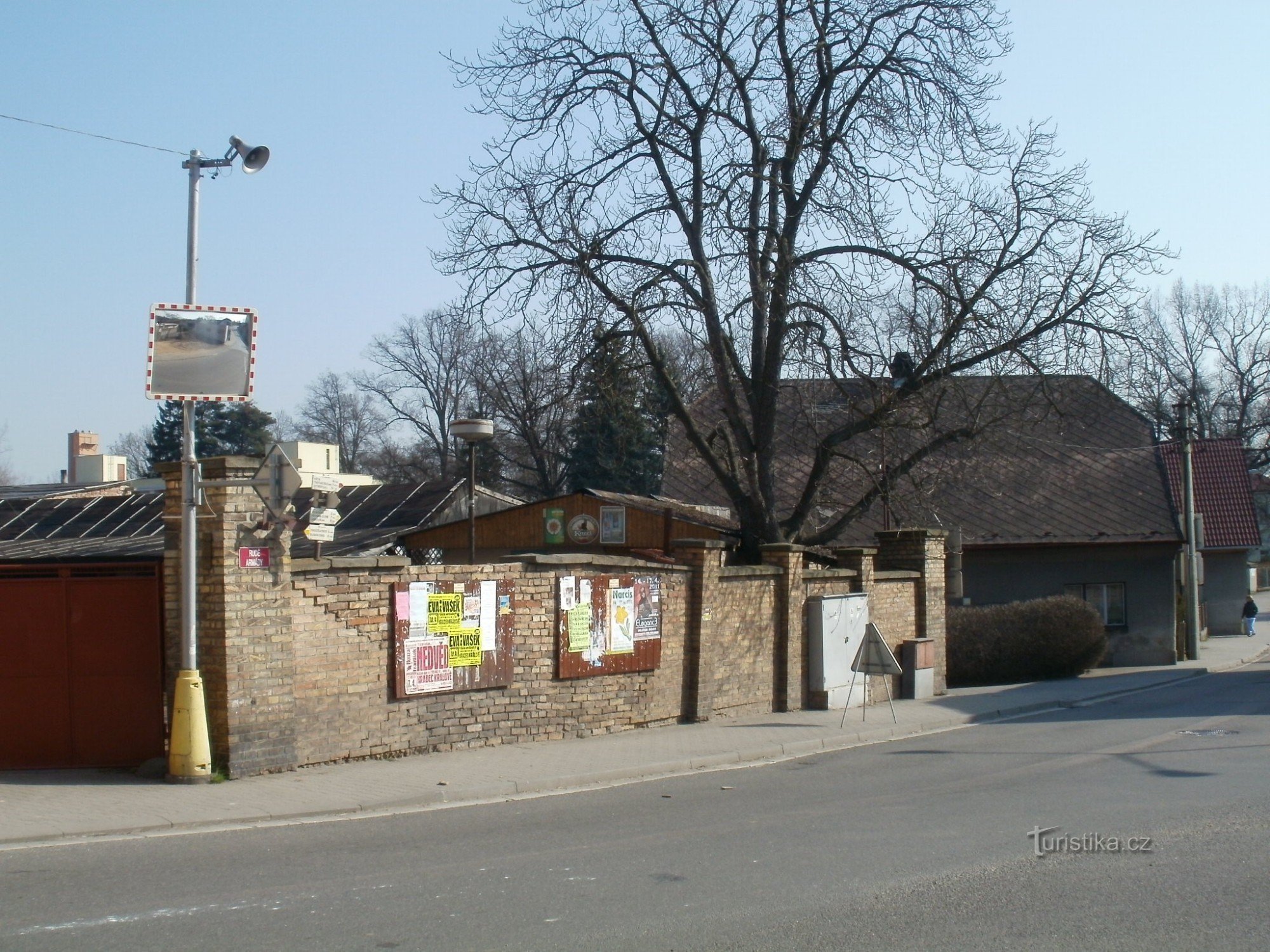 Borohrádek răscruce turistică