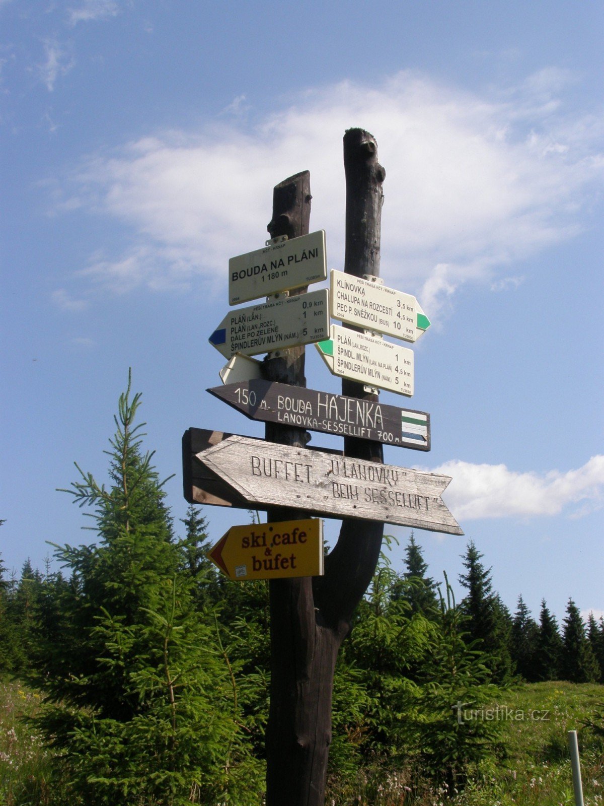 the tourist crossroads Bouda na Pláni