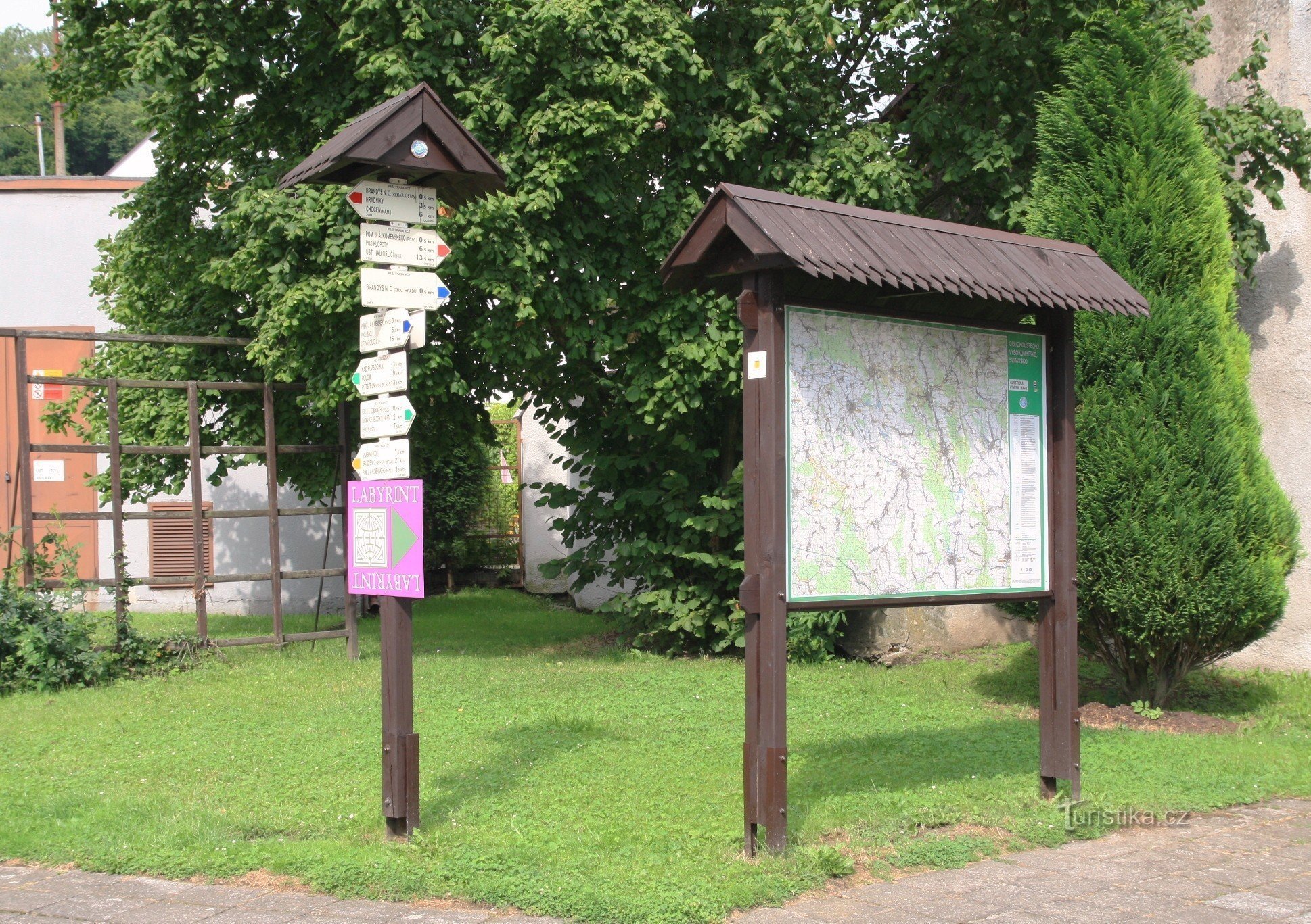 Rozdroże turystyczne Brandýs nad Orlicí náměstí