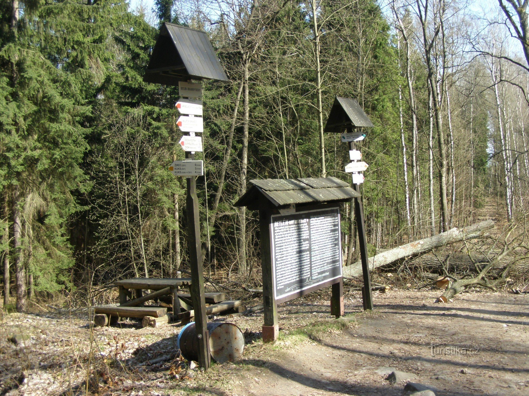 carrefour touristique crèche de Braun