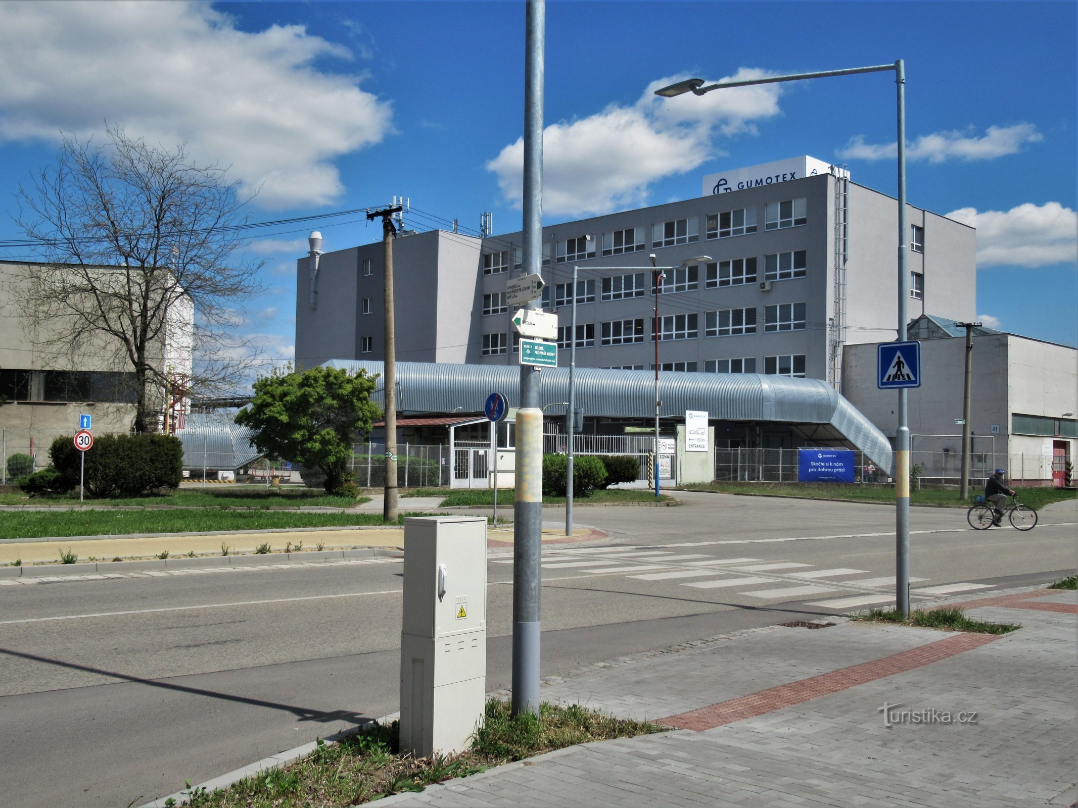 Tourist crossroads Břeclav-okraj (near Gumotex)