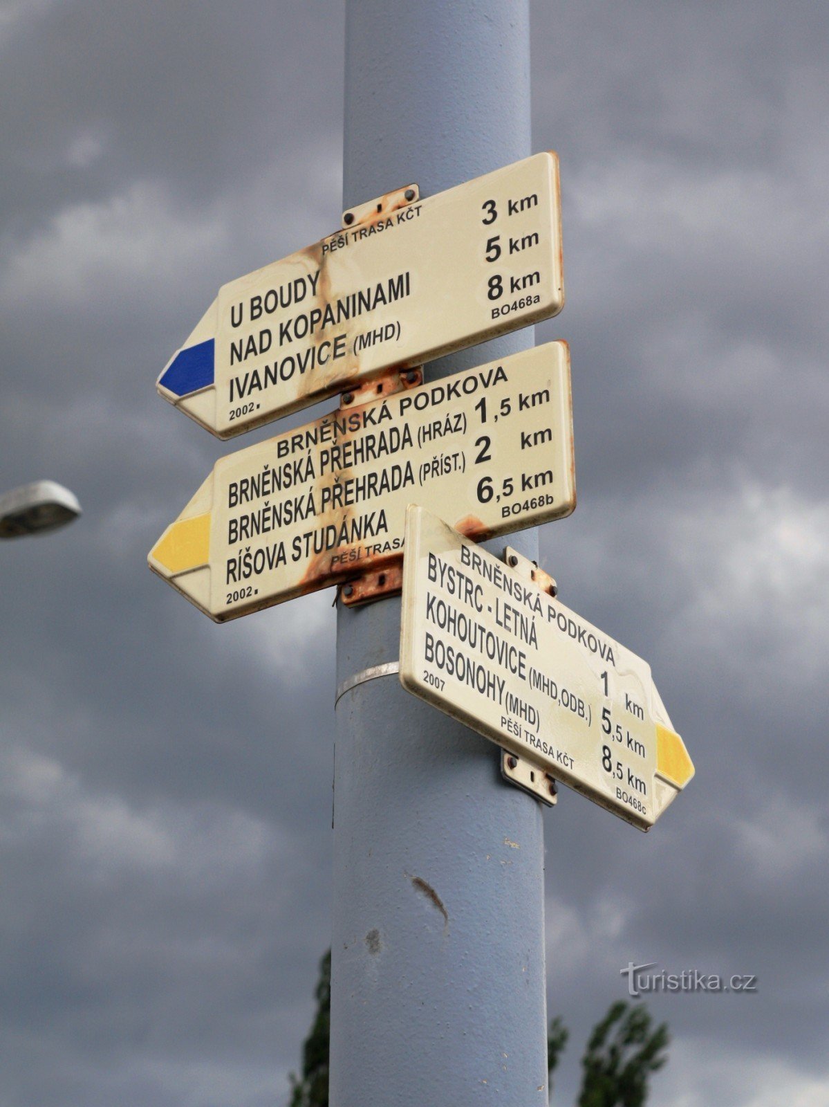 Tourist crossroads Brno-Bystrc