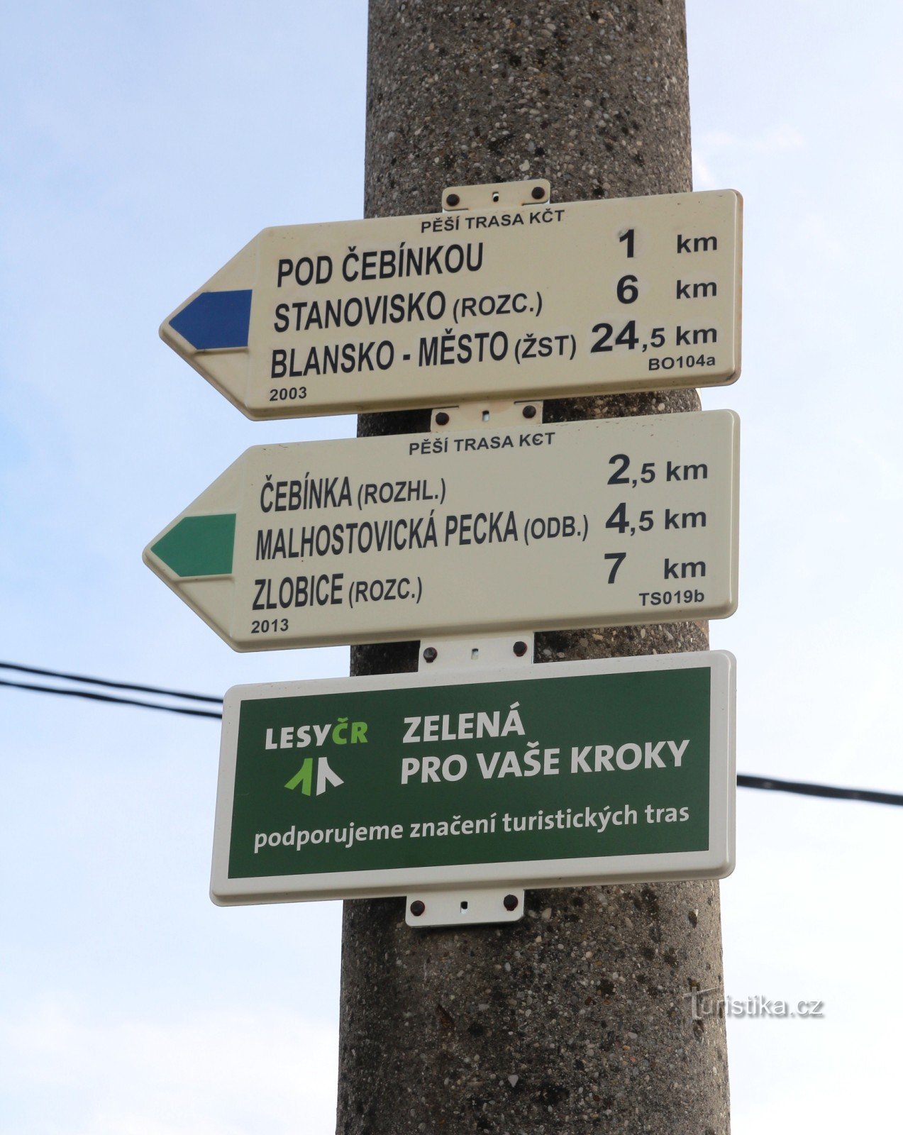 Encrucijada turística Estación de tren de Čebín