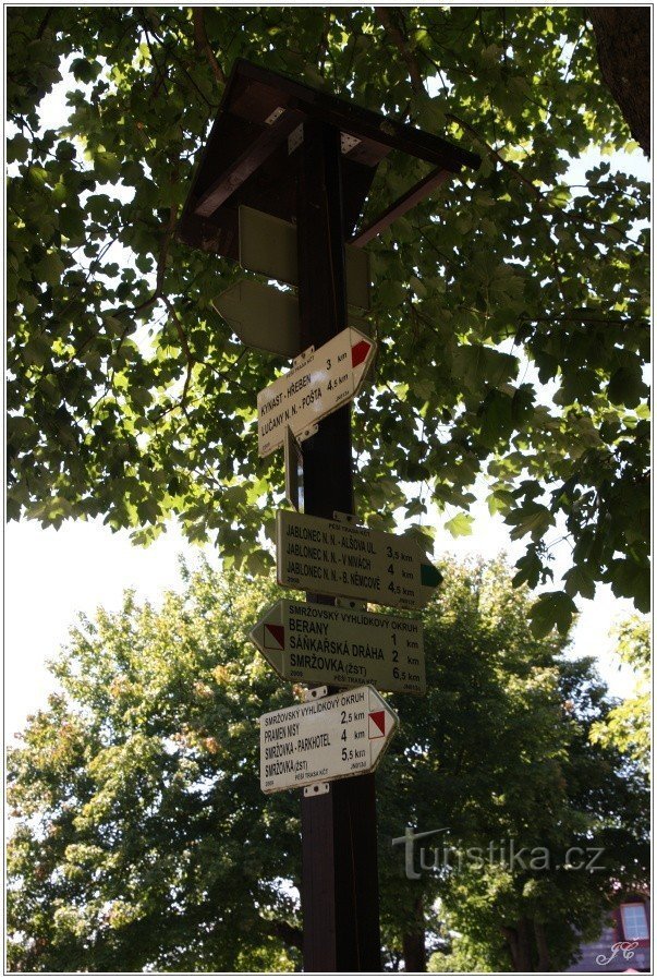 Touristenkreuzung Černá Studnice, Aussichtsturm