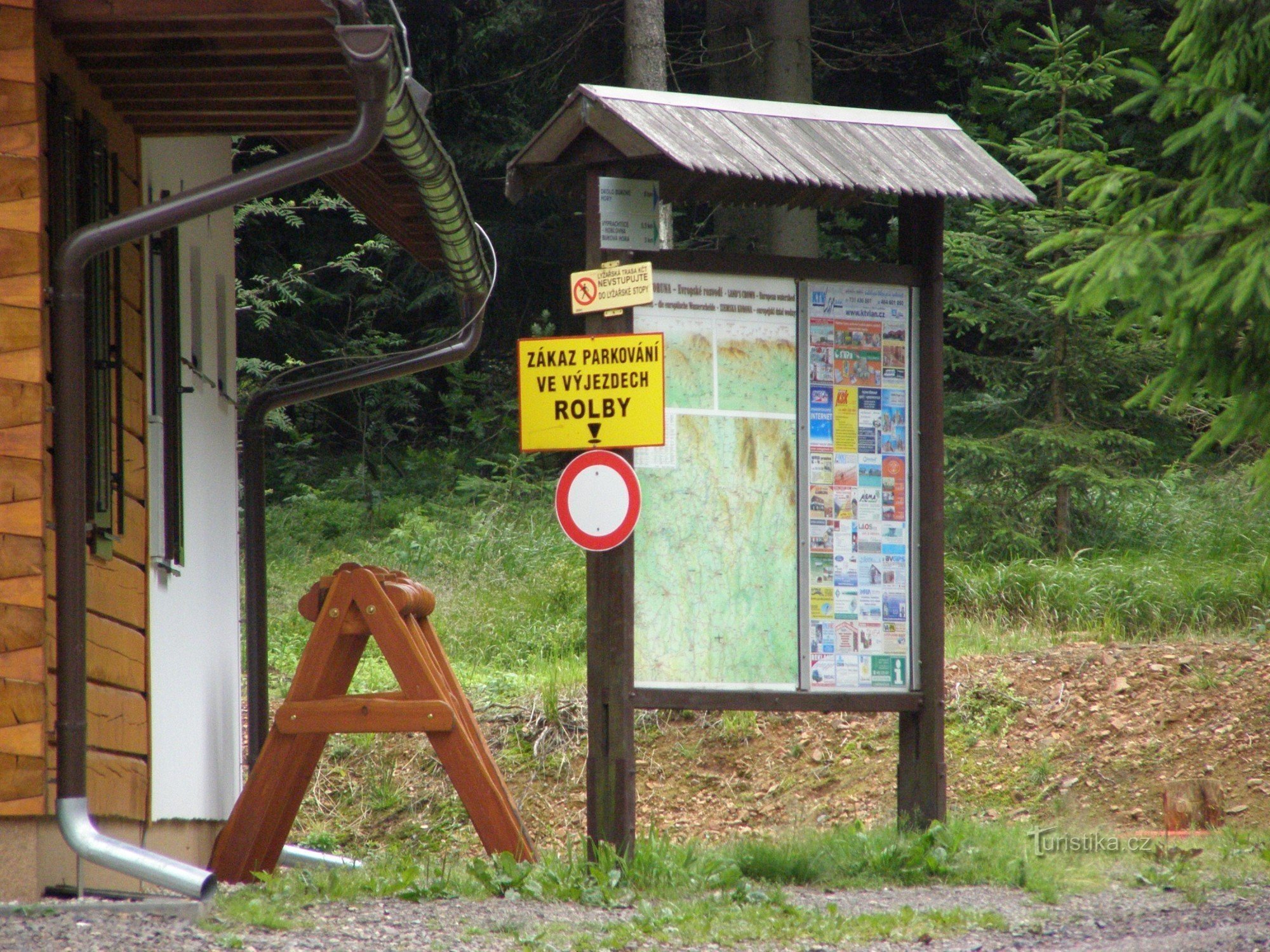 tourist crossroads Červenovodské sedlo