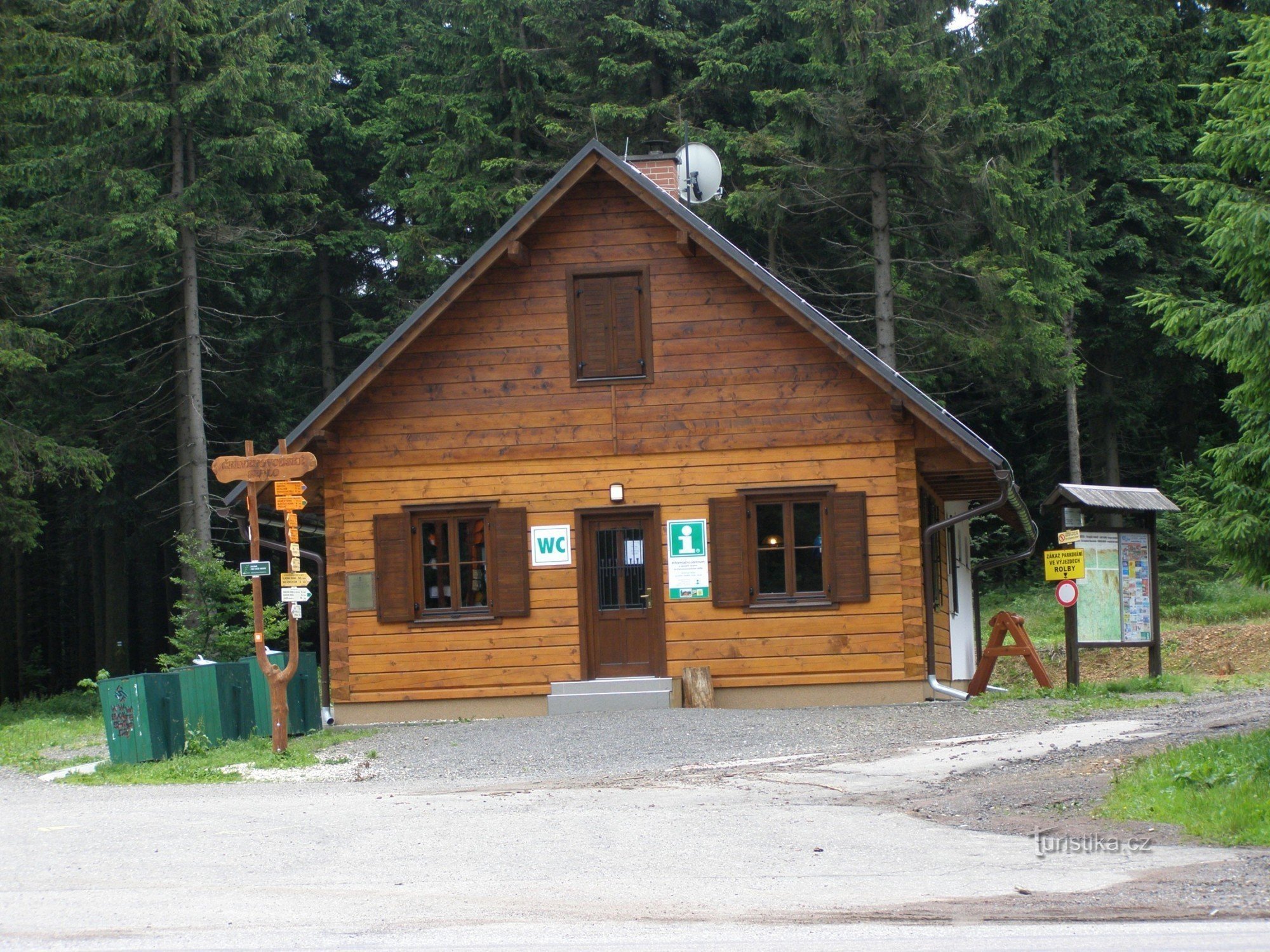 tourist crossroads Červenovodské sedlo