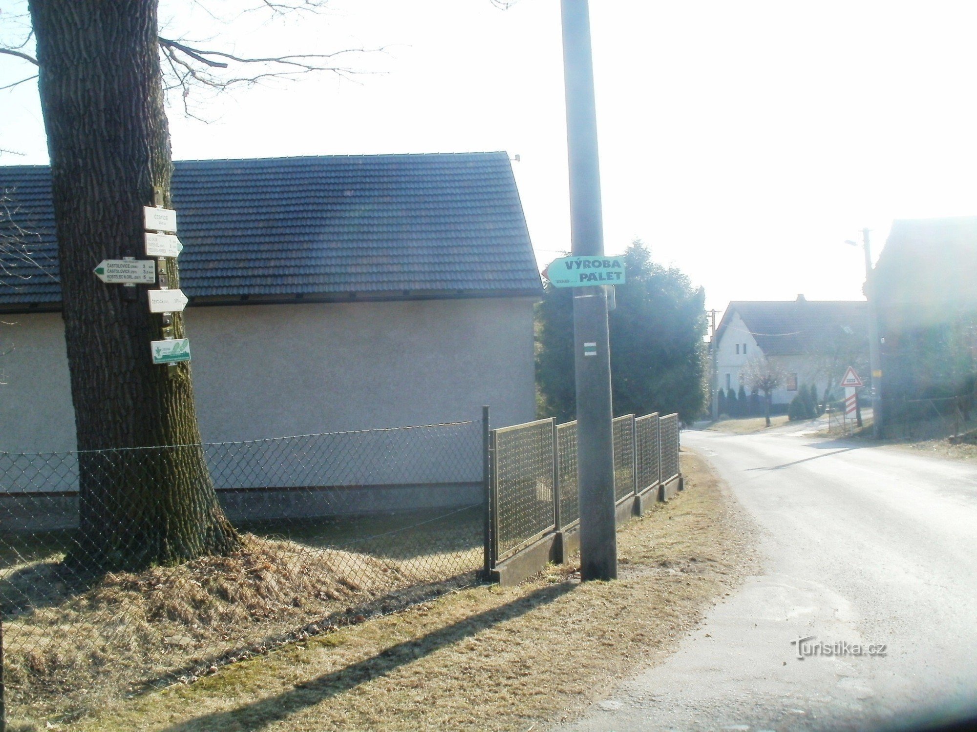 tourist crossroads Čestice