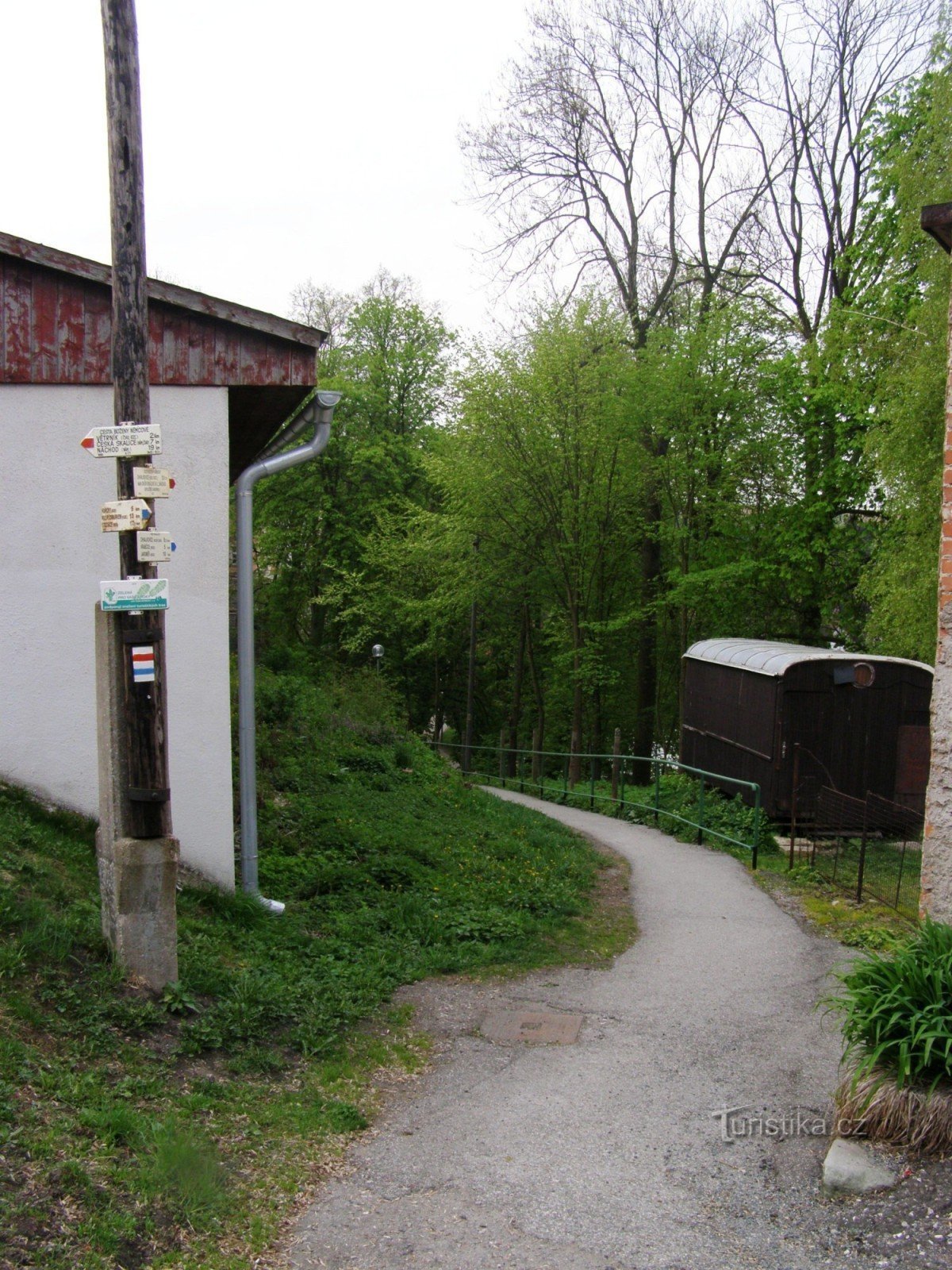 turistické rozcestí Chvalkovice - bus