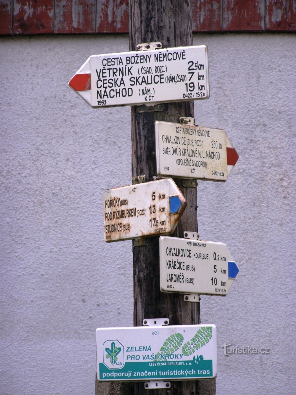 tourist junction Chvalkovice - bus