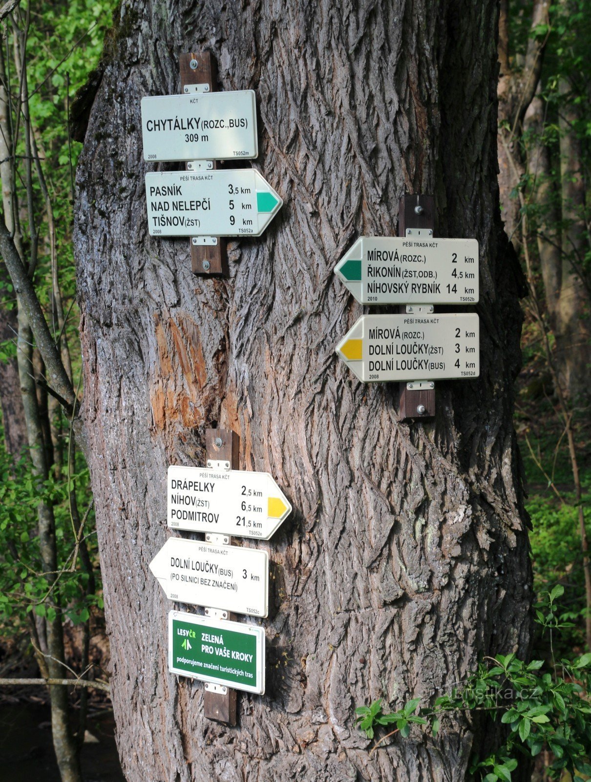 Tourist crossroads Chytálka