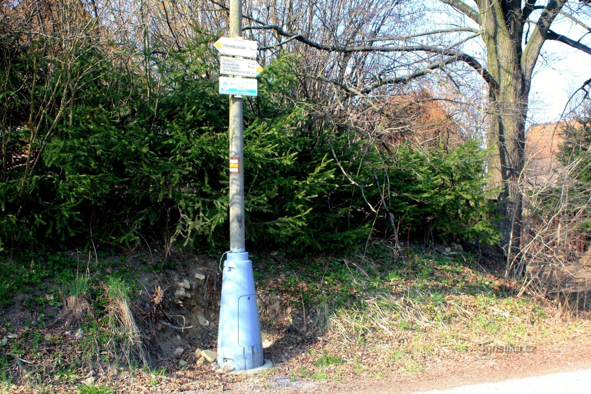 Encrucijada turística Dlouhá Třebová cerca de la estación de tren