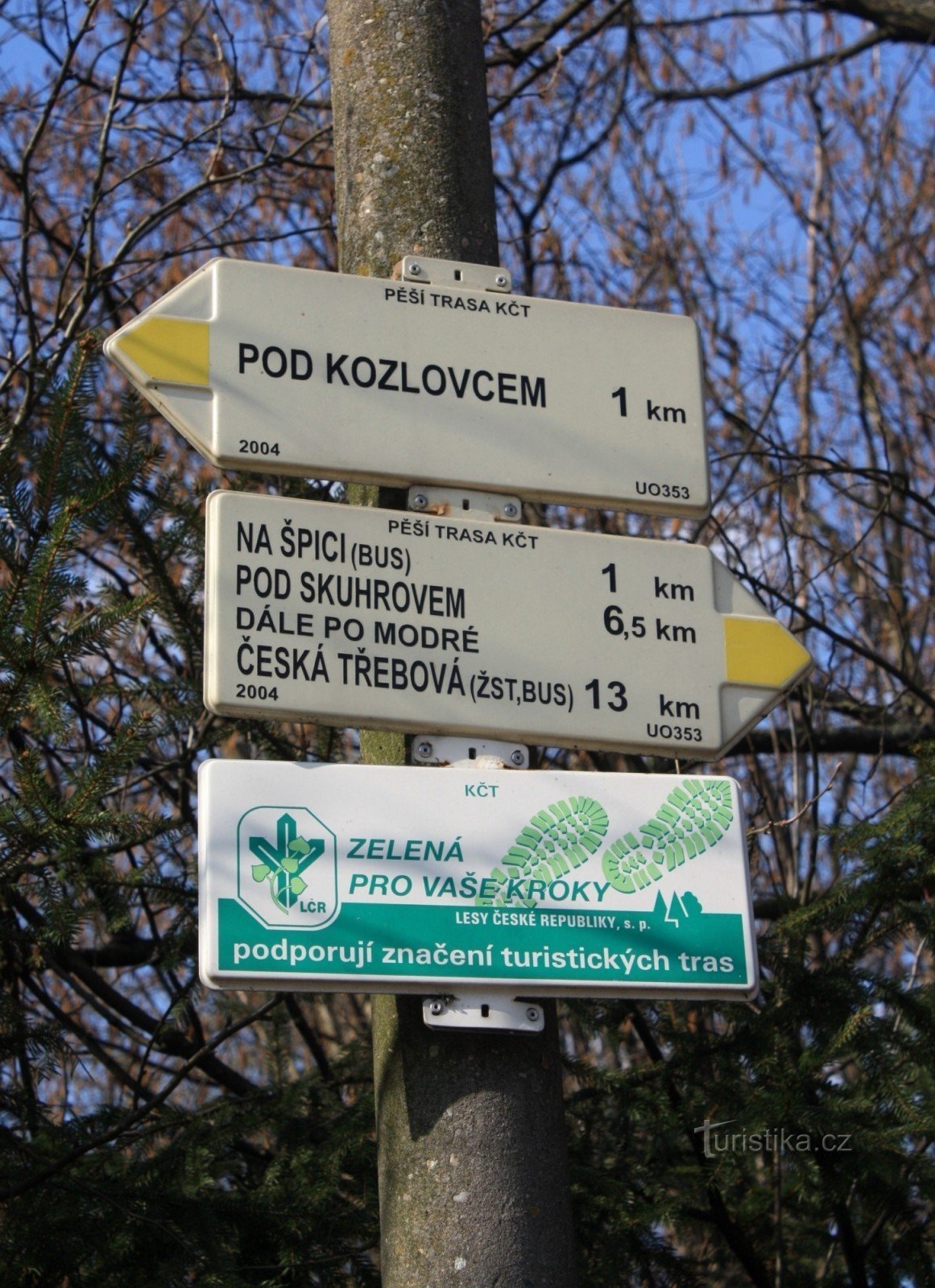 Touristische Kreuzung Dlouhá Třebová in der Nähe des Bahnhofs