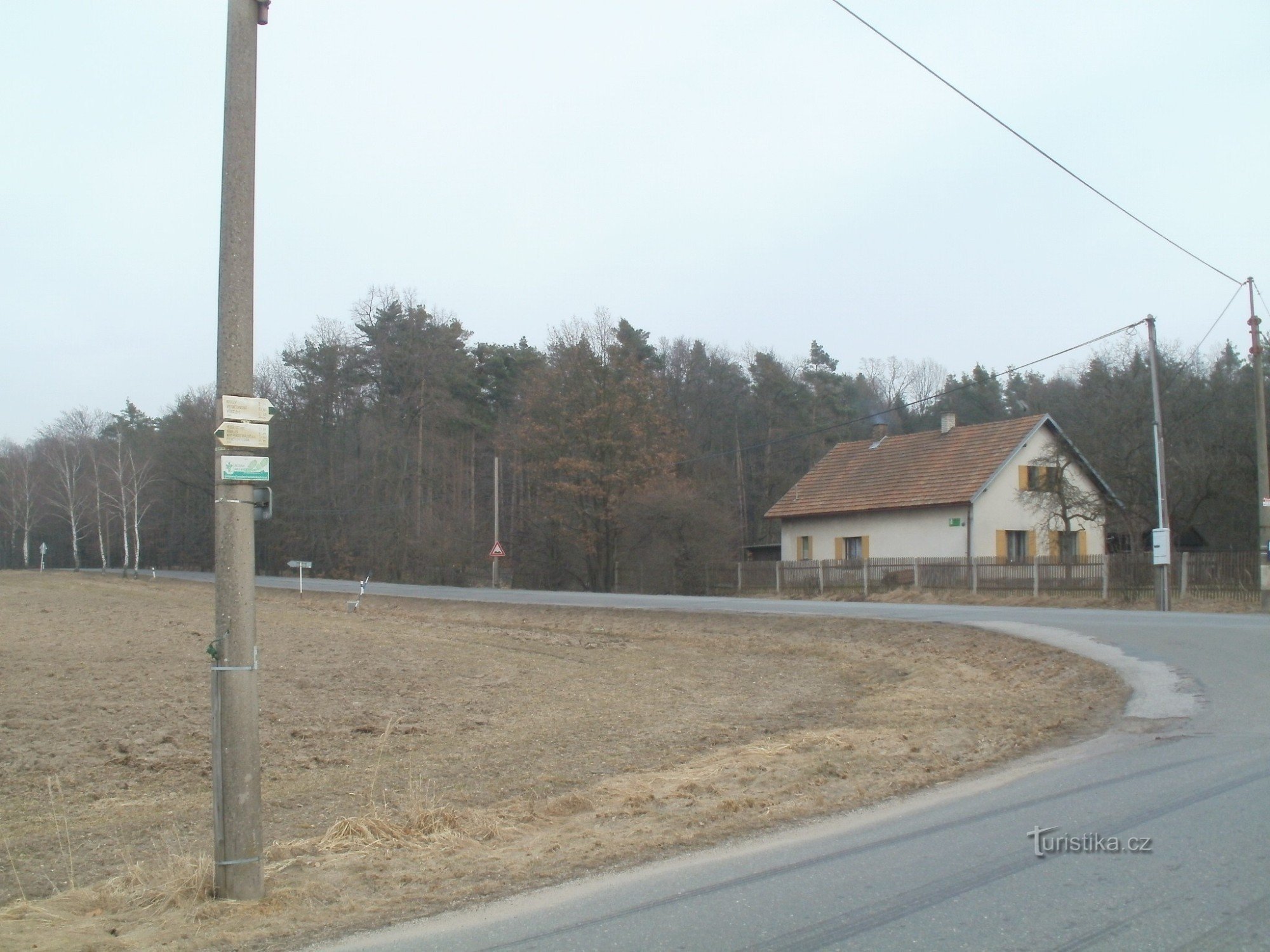 Toeristisch kruispunt van wildreservaat Hoděšovka