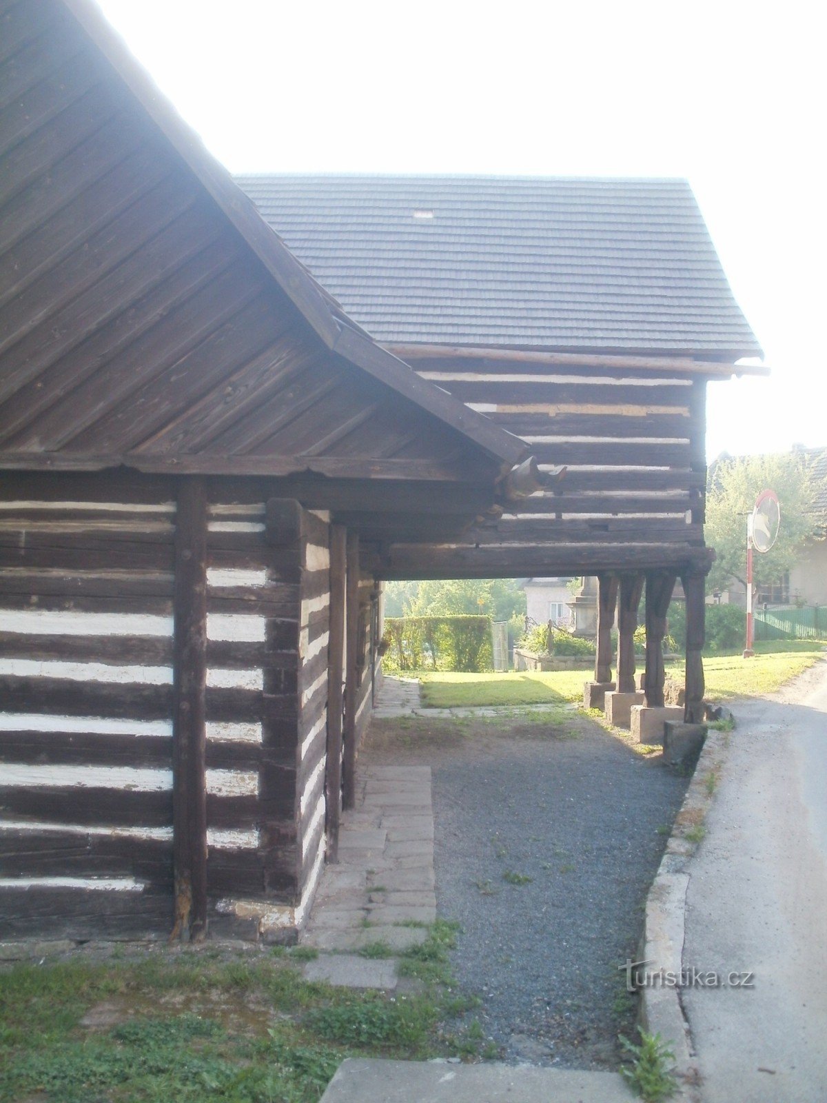 răscruce turistică Hořiněves - Hankův dům