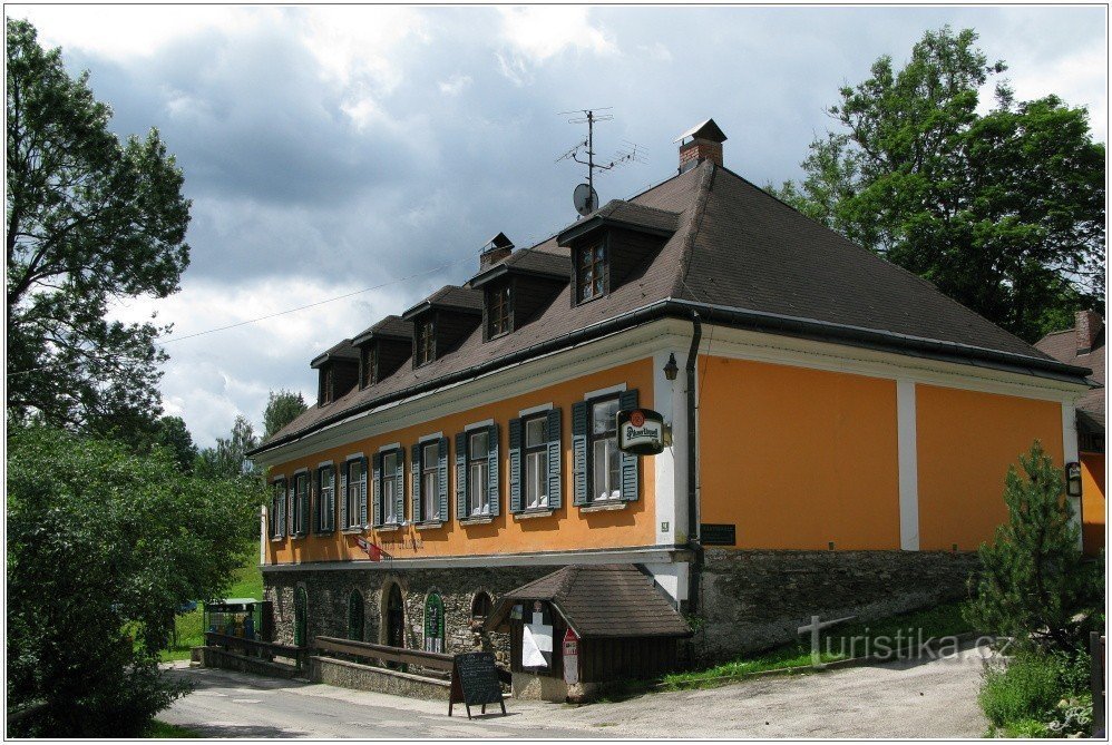 Turistkorsning av Horní Albeřice