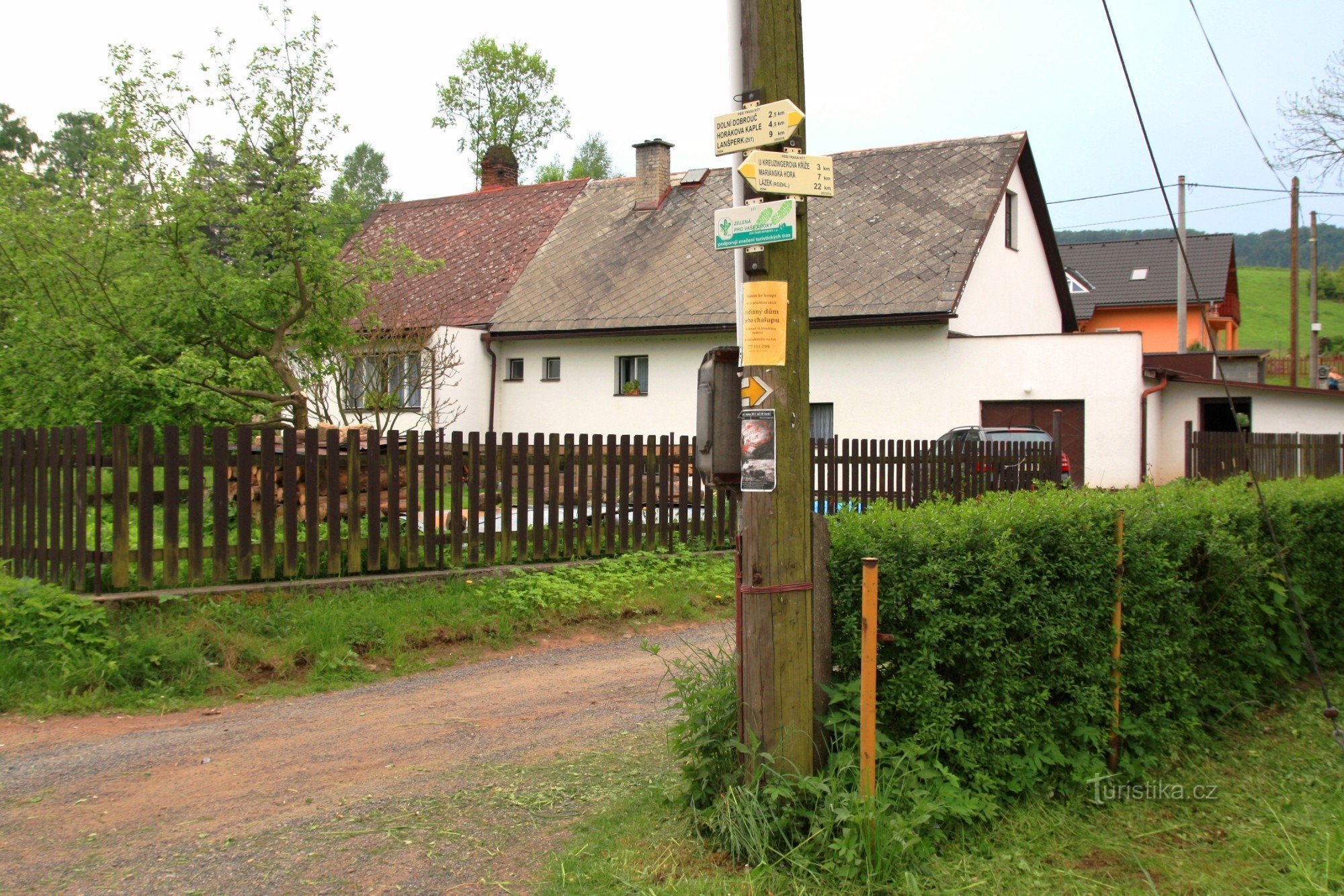 Tourist crossroads Horní Dobrouč