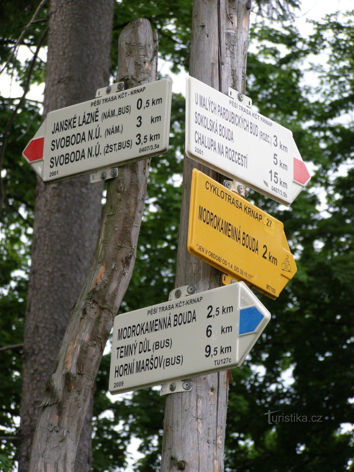 Janské Lázně tourist crossroads - near the Lesní dům hotel