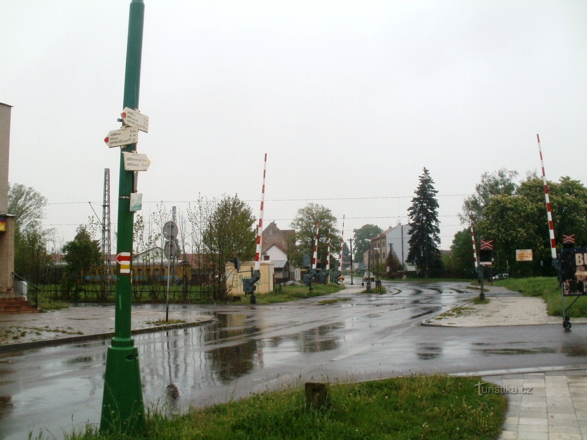 tourist crossroads Jaroměř - at the railway crossing