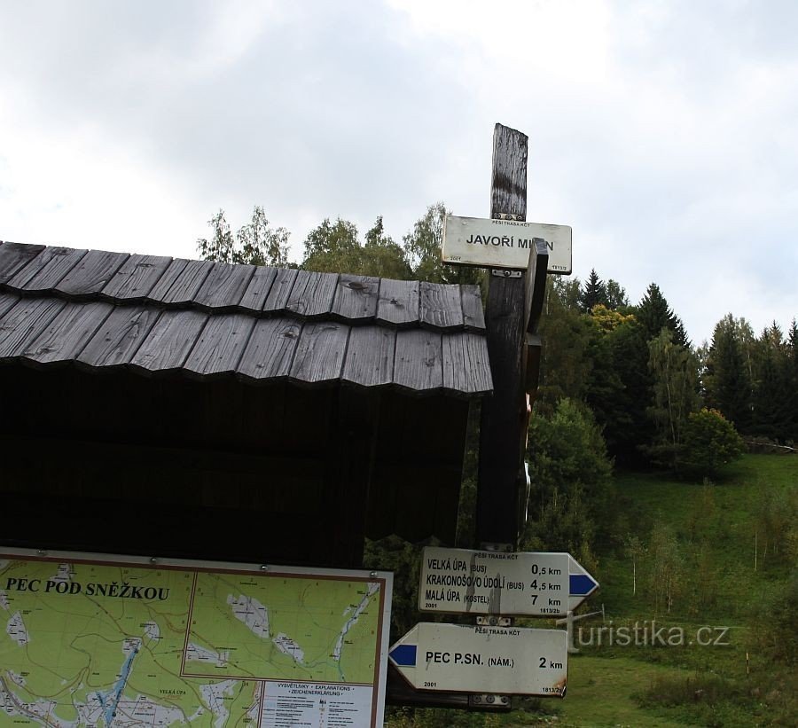 encruzilhada turística Javoří mlýn