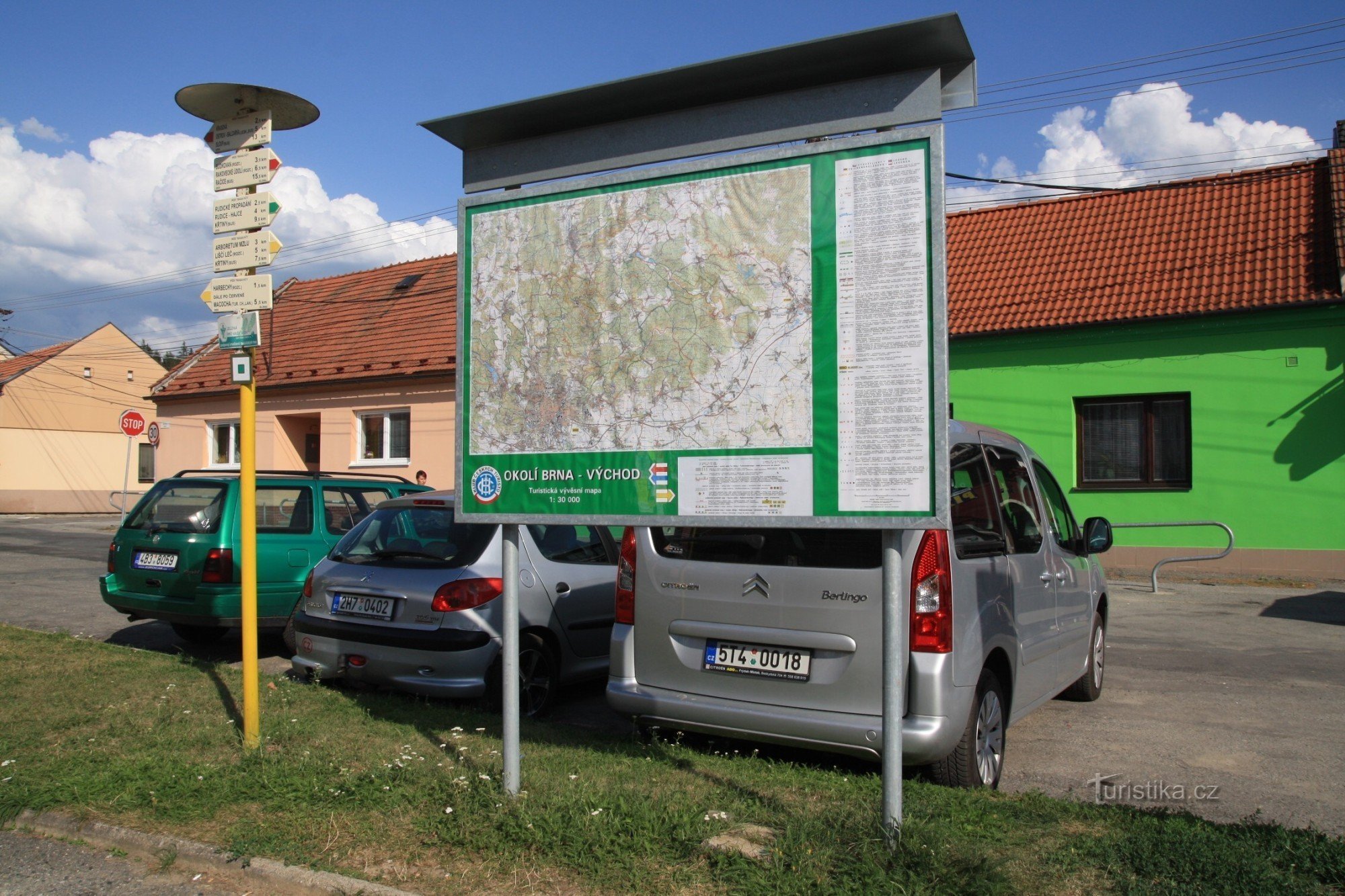 Jedovnice náměstí tourist crossroads