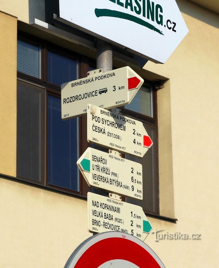 Touristenkreuzung Jinačovice