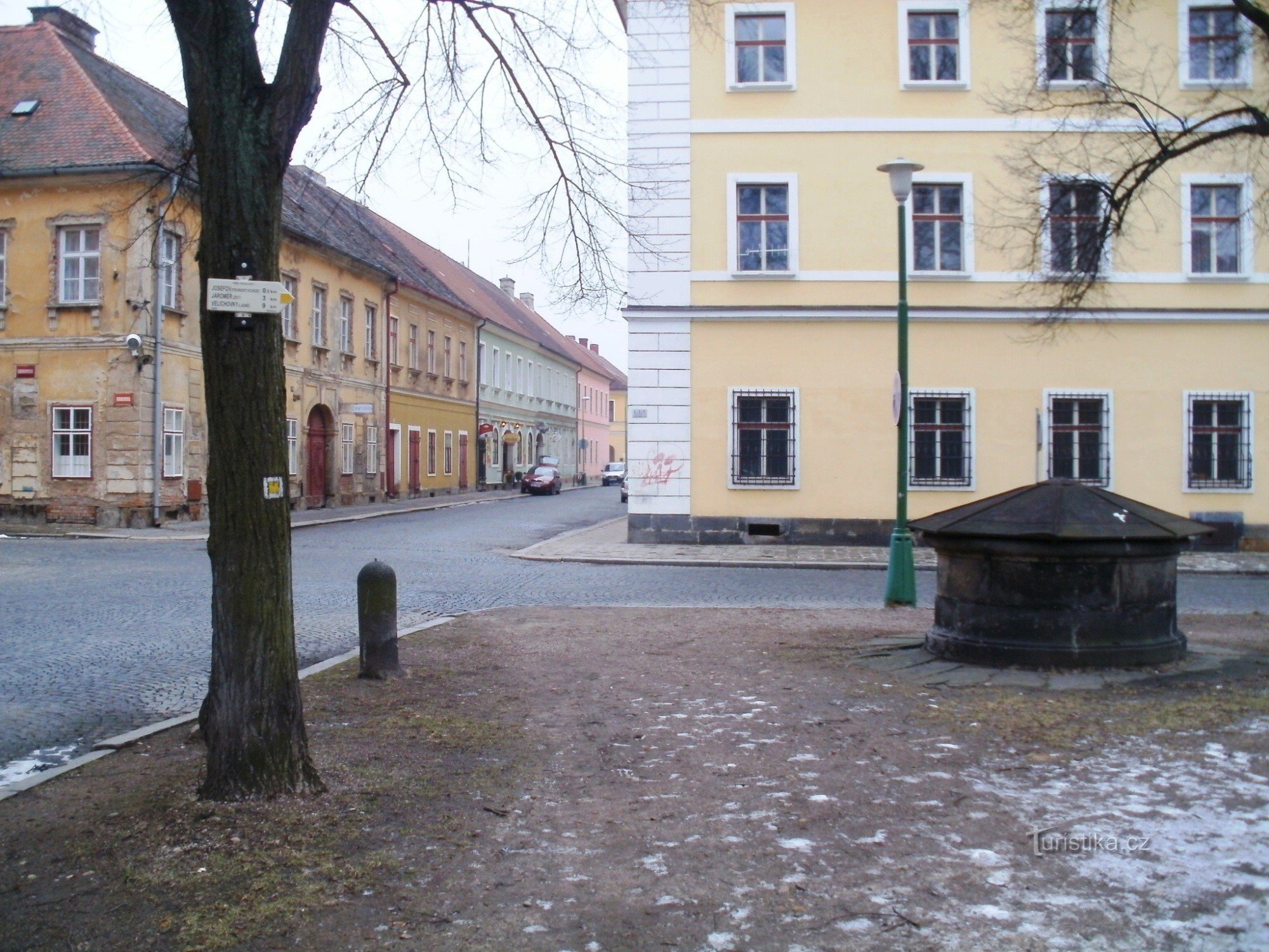 turistknudepunkt Josefov - bus (Masarykovo náměstí)