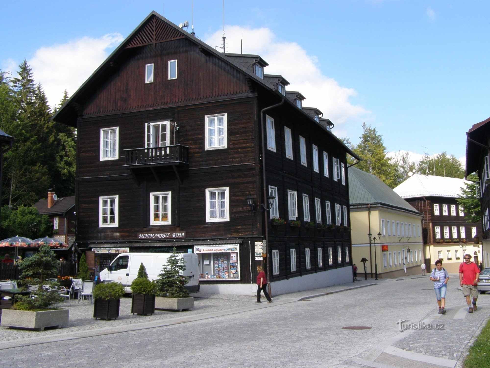 toeristisch kruispunt Karlova Studánka - Džbán