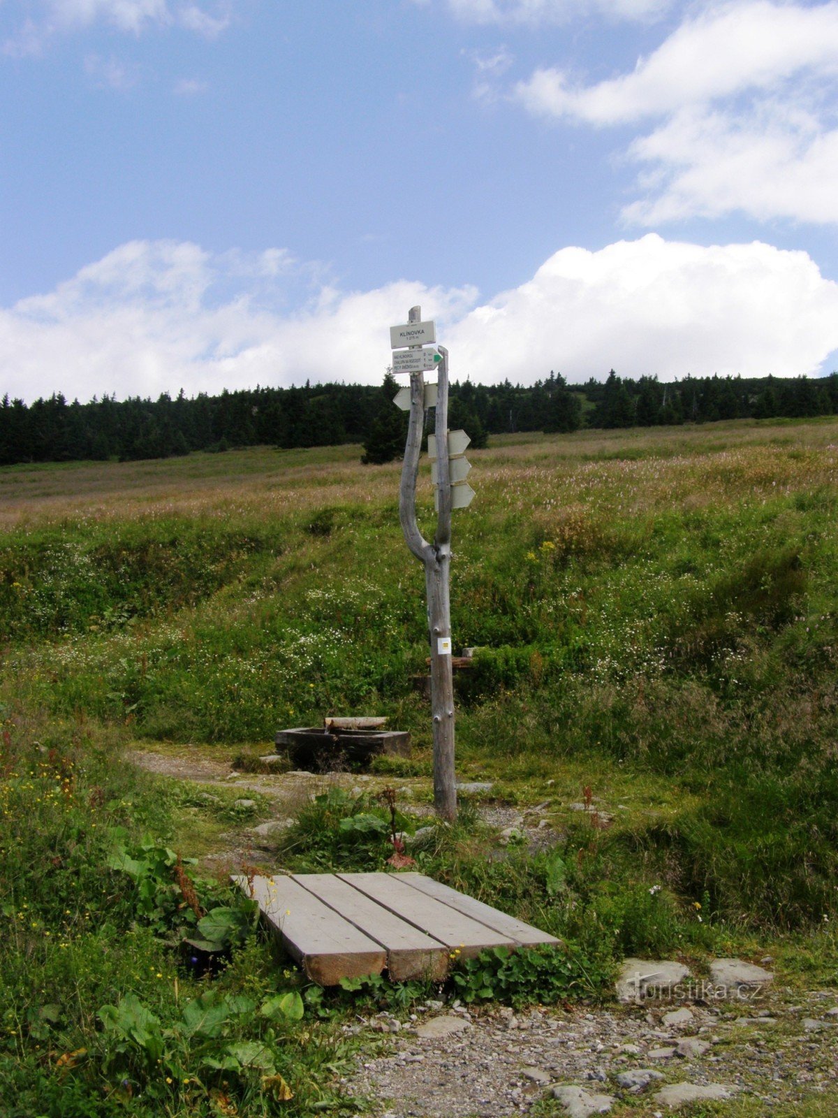 tourist crossroads Klínovka