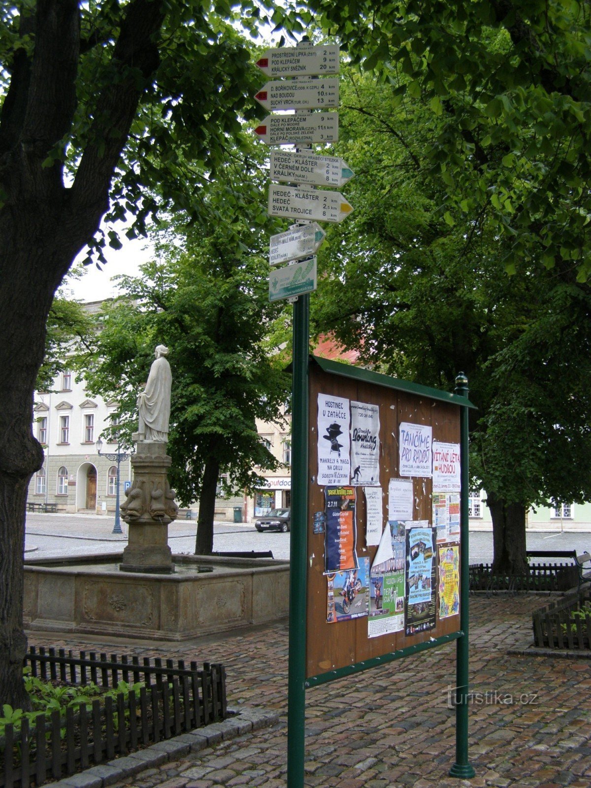 tourist crossroads Králíky - náměstí