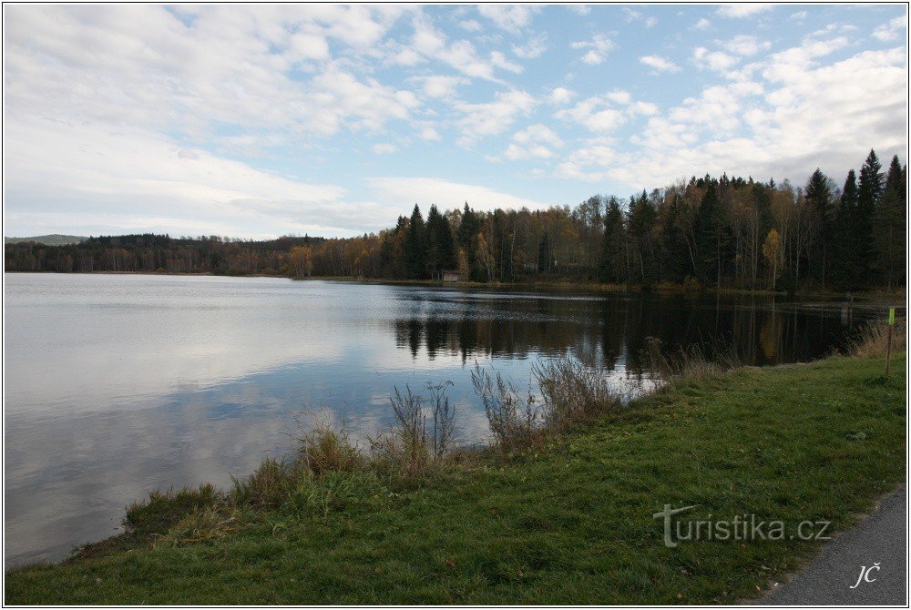 Křišťanovický rybník crocevia turistico