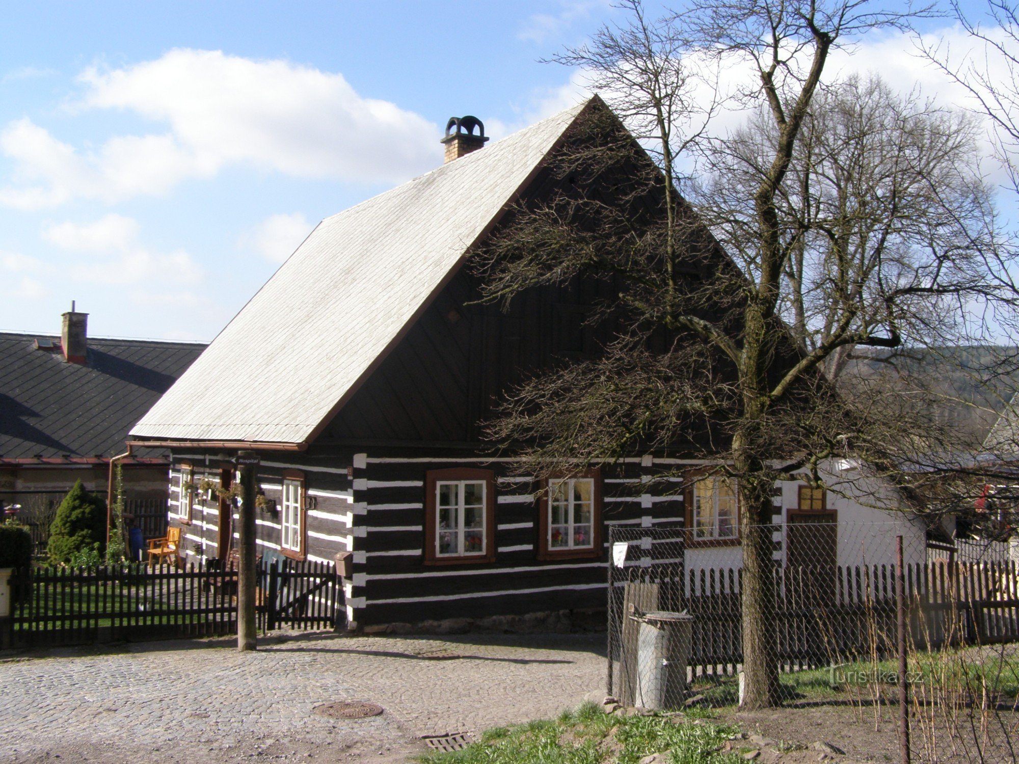 turistické rozcestí Kuks - u roubenky