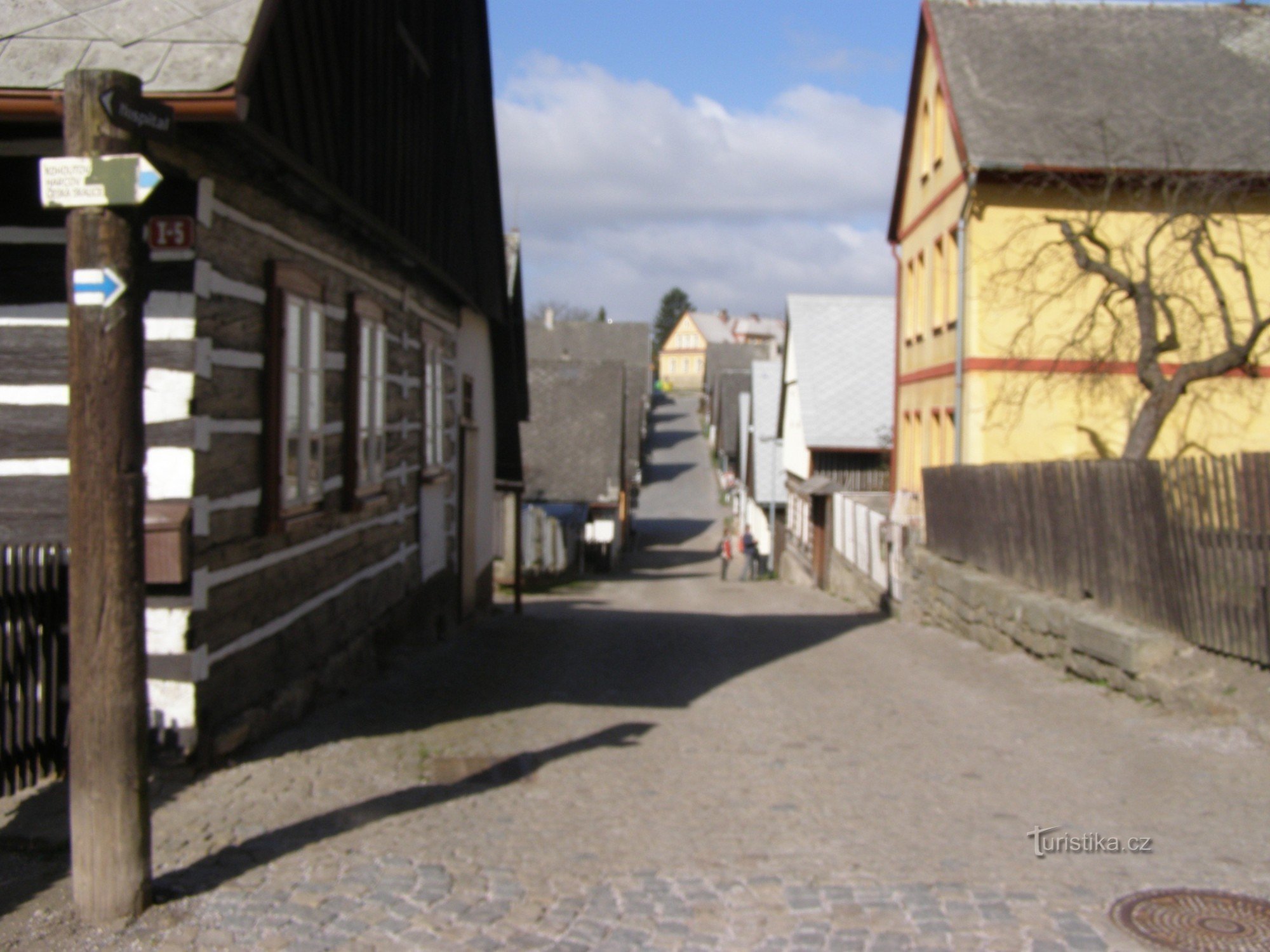 Kuks Touristenkreuzung - bei der Blockhütte