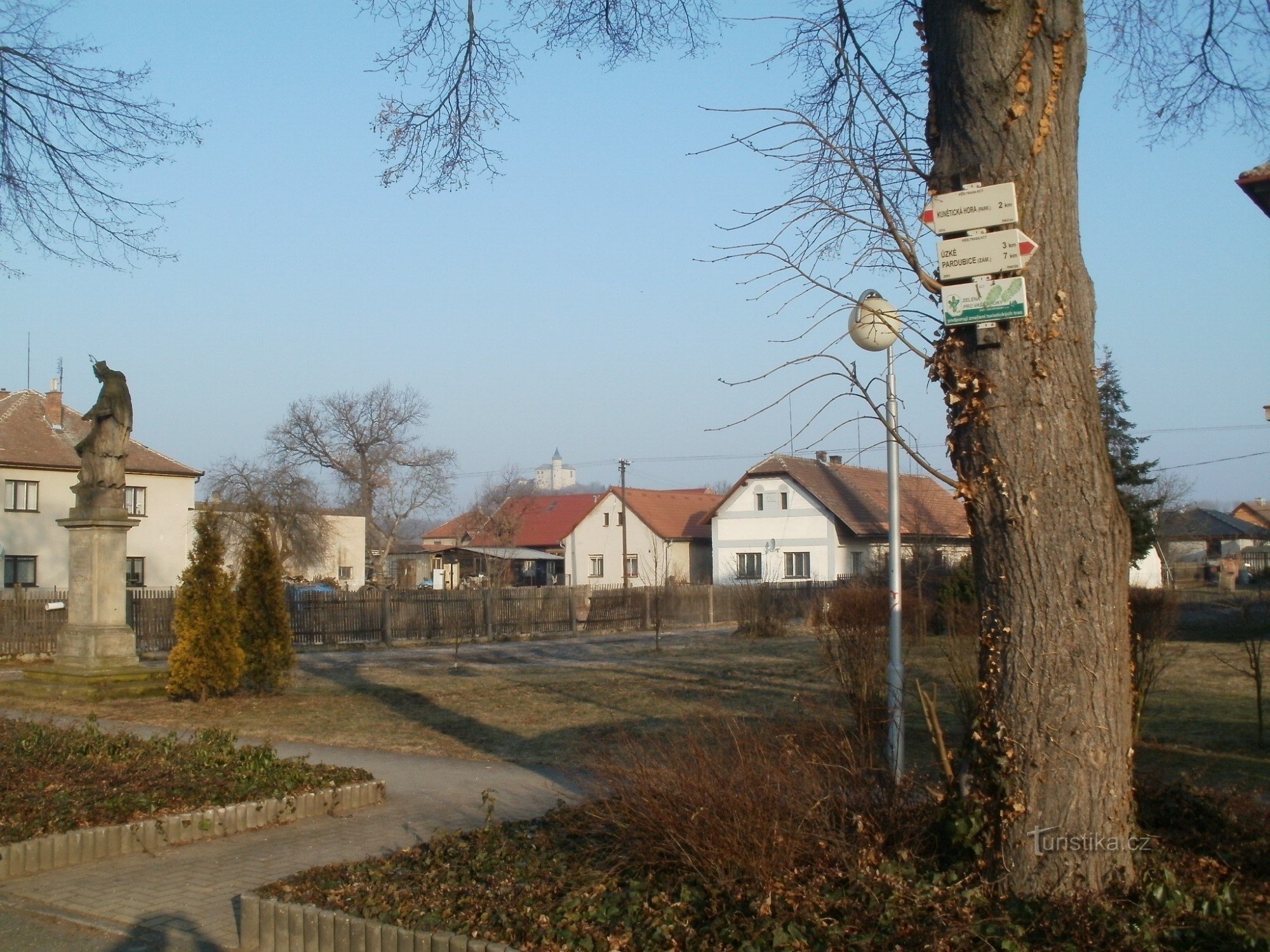 tourist crossroads Kunětice