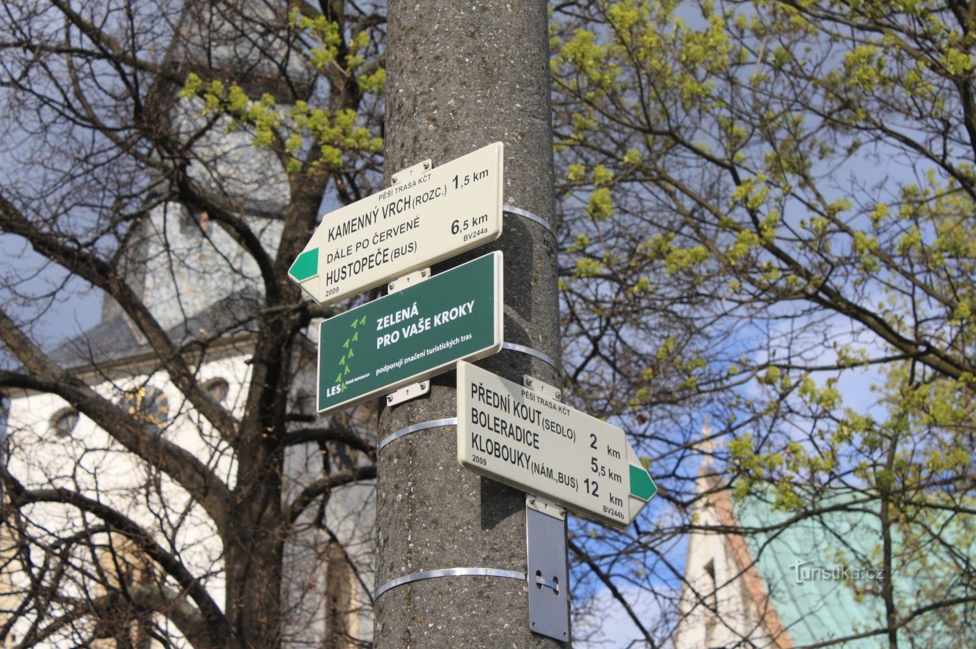 Kurdějov tourist crossroads