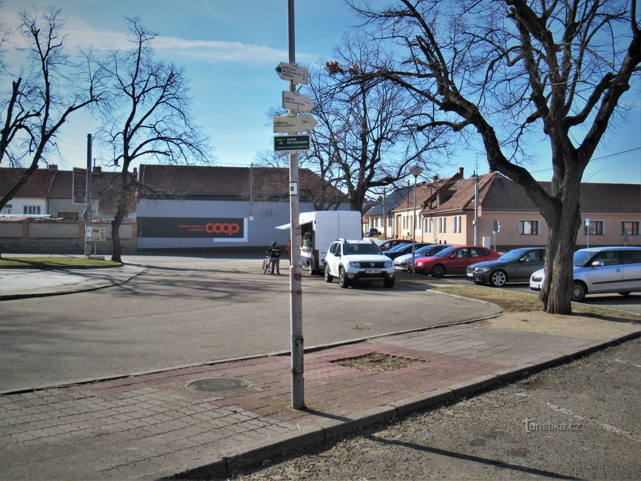 Lanžhot tourist crossroads, square