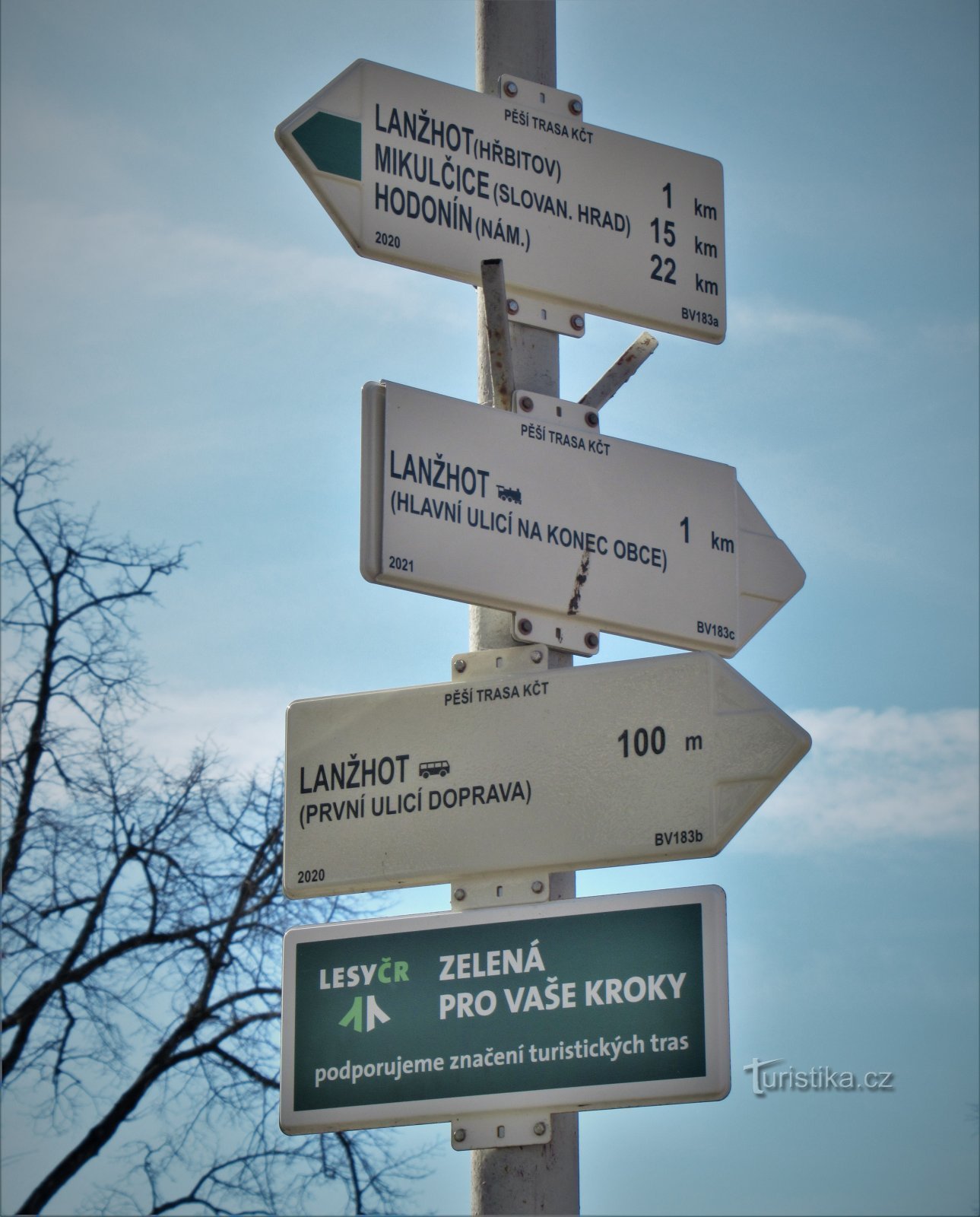 Lanžhot tourist crossroads, square